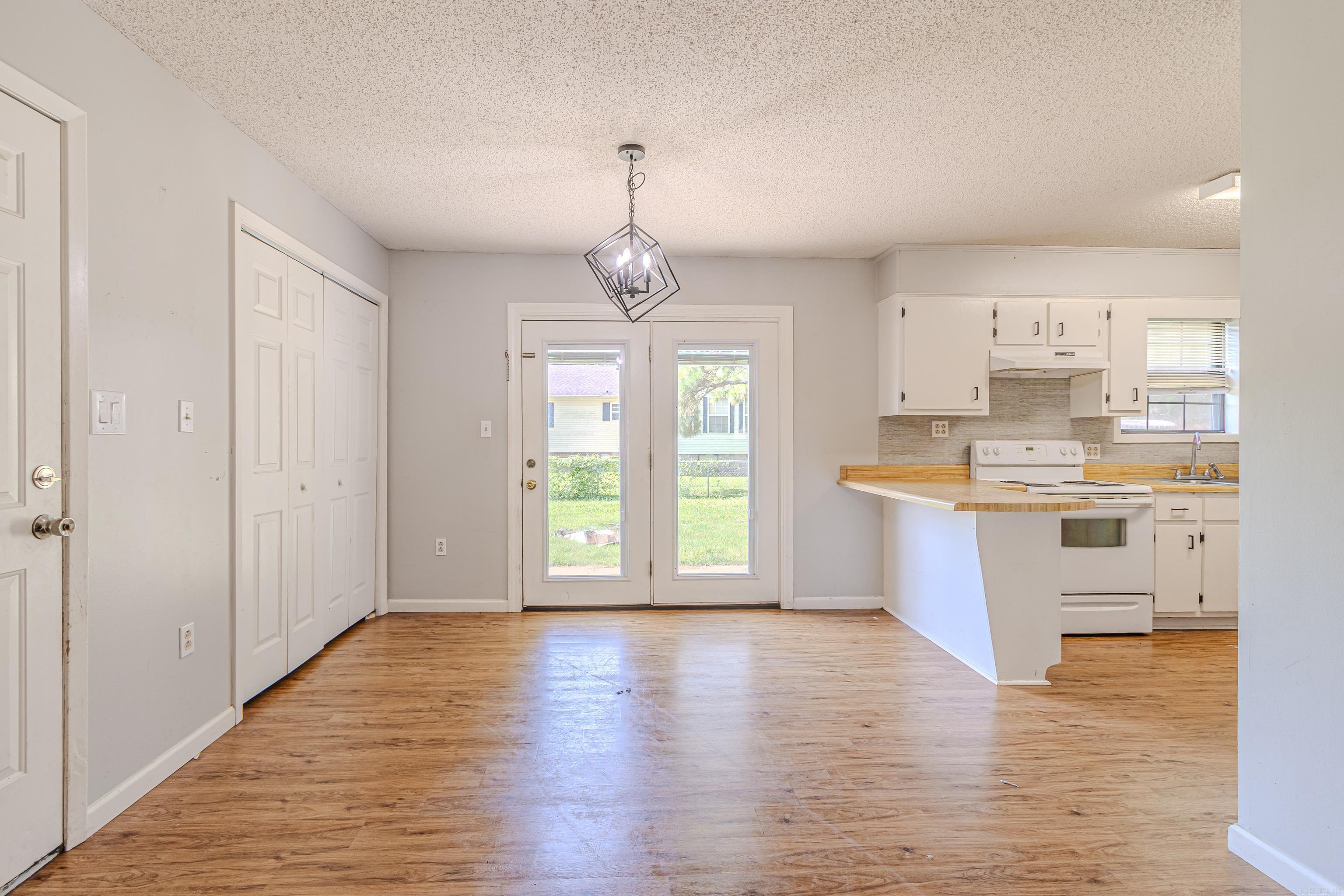 PLEASANT MEADOWS - Residential