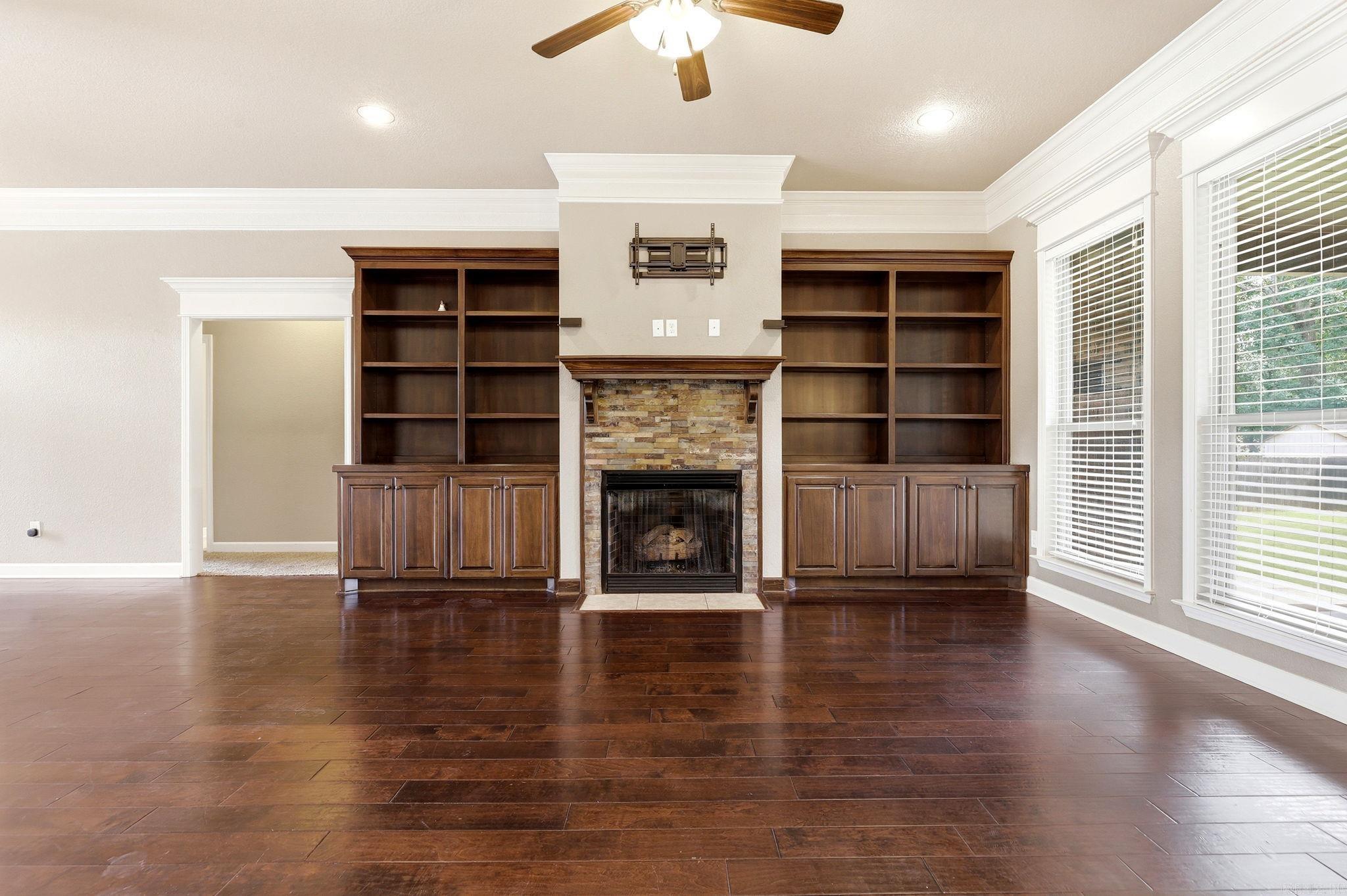 FOREST OAKS - Residential