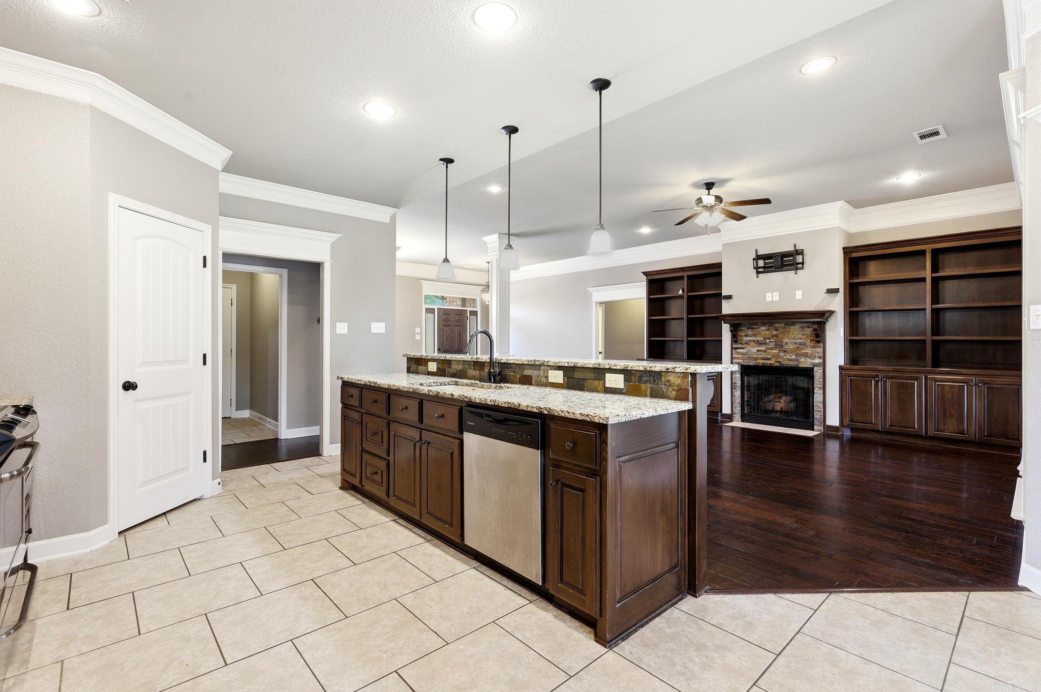 FOREST OAKS - Residential