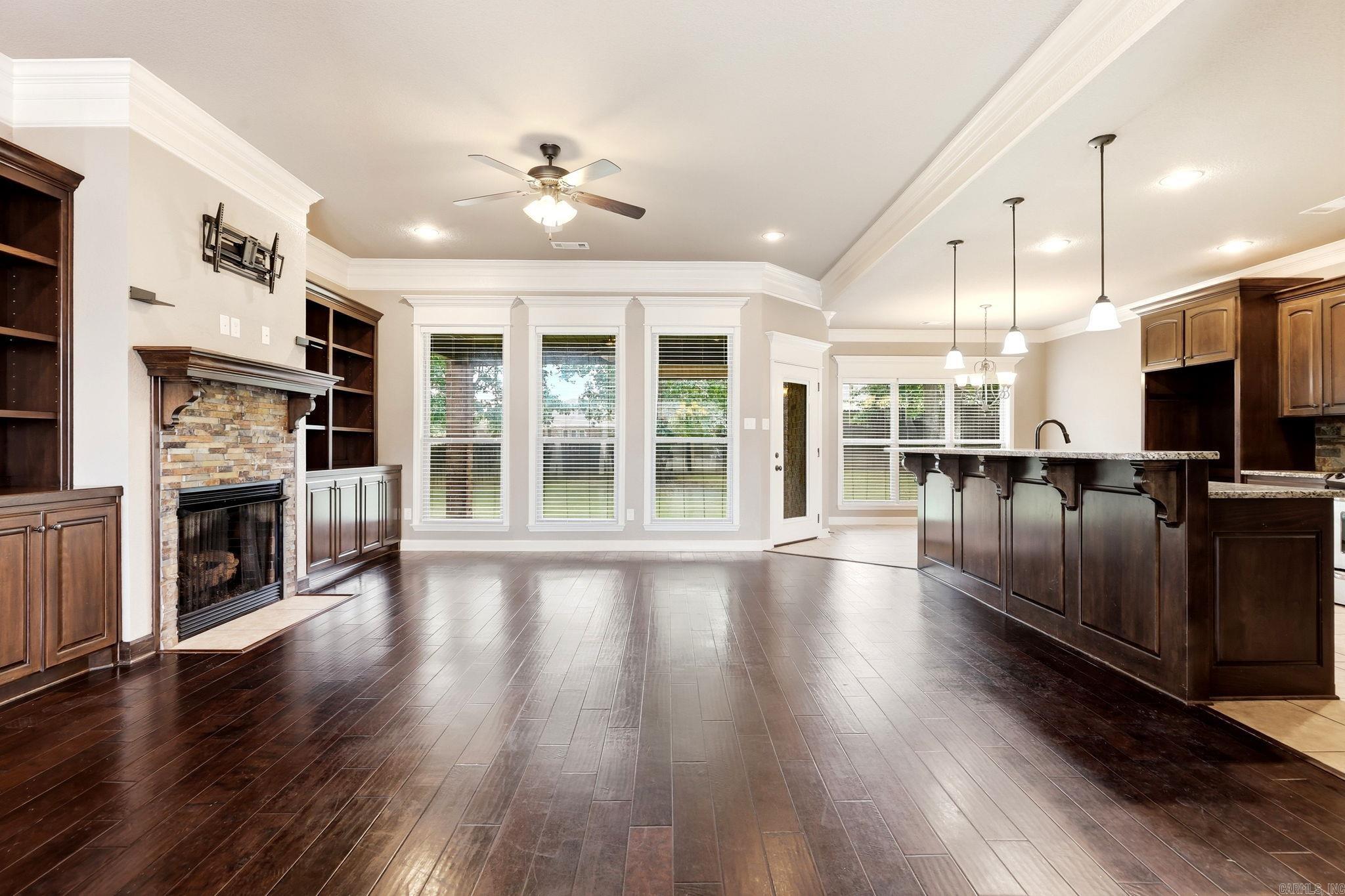 FOREST OAKS - Residential