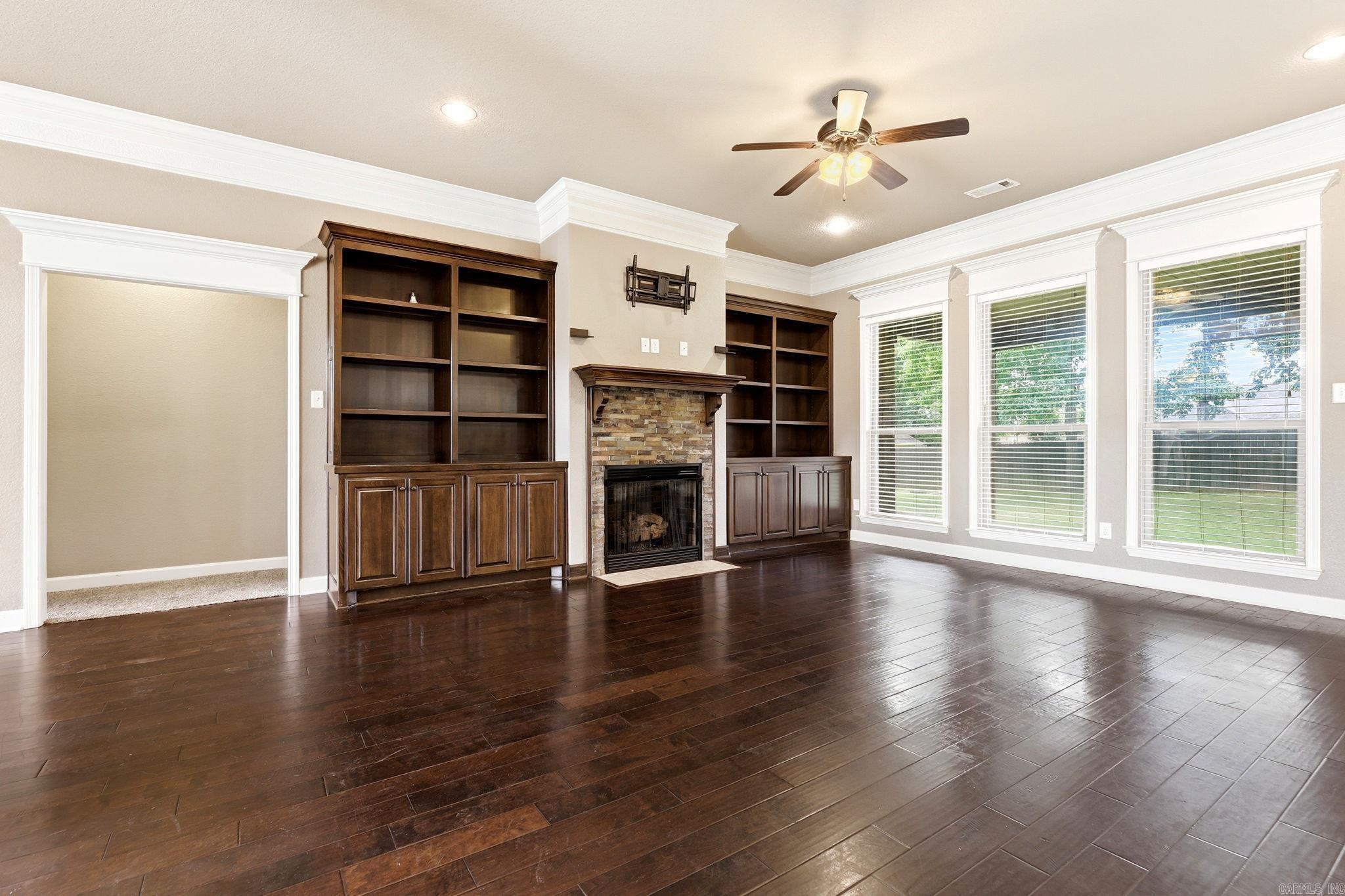FOREST OAKS - Residential