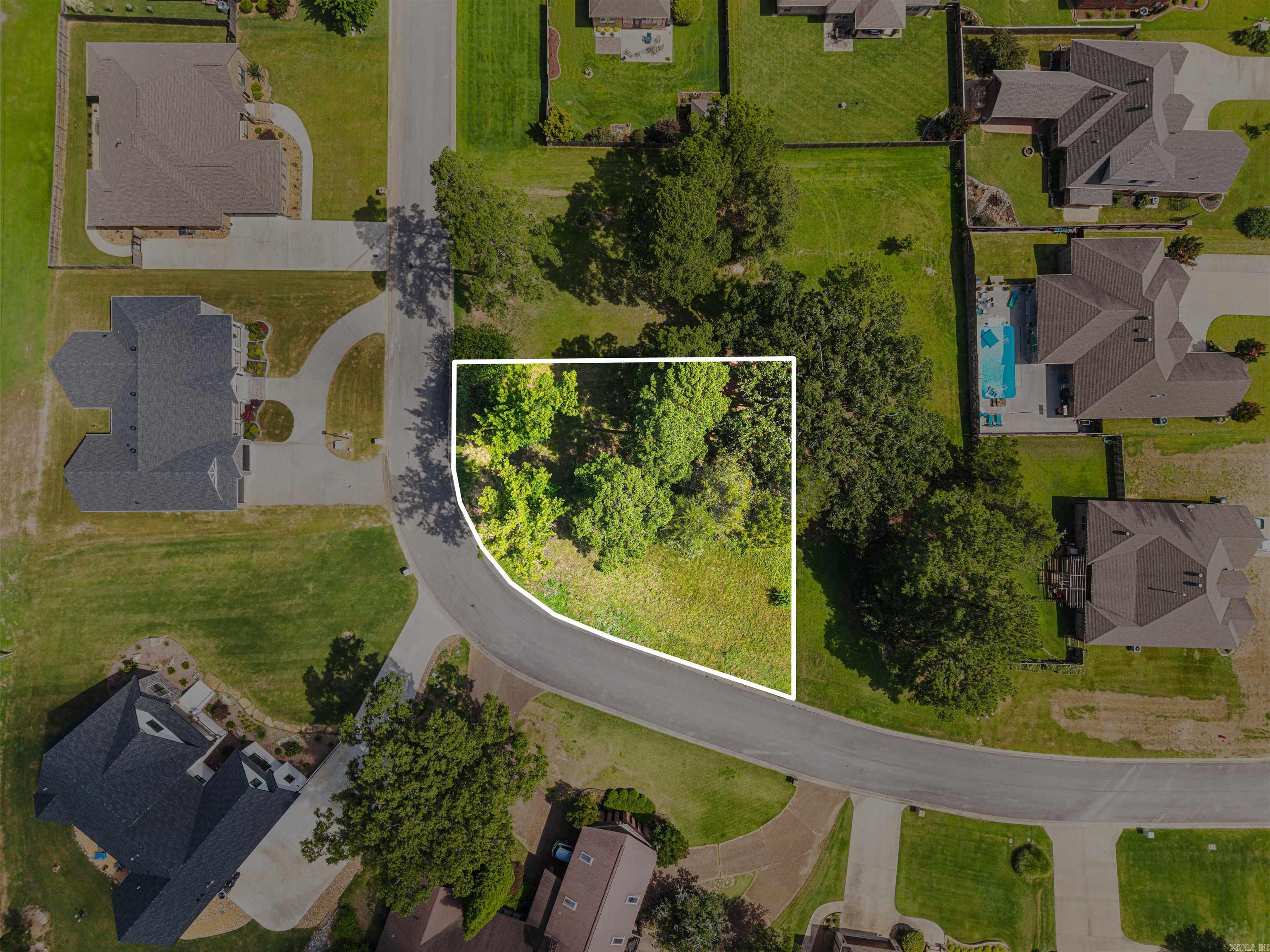 One of Searcy's most private neighborhoods, Valley Court is tucked away off of Country Club Road.  Just a short ride to the Searcy Country Club golf course, shopping, schools and many more amenities.  Schedule your showing today and start drawing the plans for your dream home in this wonderful, quiet neighborhood on the west side of Searcy! Could potentially be a double lot as the lot next door is available for sale as well! Only a few lots remain in this subdivision. Developer is motivated and open to reviewing all reasonable offers.