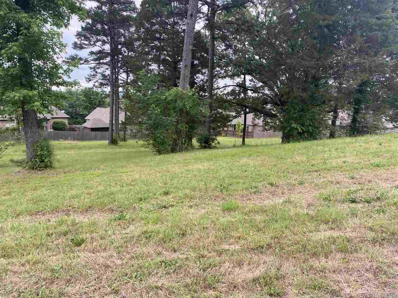 One of Searcy's most private neighborhoods, Valley Court is tucked away off of Country Club Road.  Just a short ride to the Searcy Country Club golf course, shopping, schools and many more amenities.  Schedule your showing today and start drawing the plans for your dream home in this wonderful, quiet neighborhood on the west side of Searcy! Could potentially be a double lot as the lot next door is available for sale as well! Only a few lots remain in this subdivision. Developer is motivated and open to reviewing all reasonable offers.