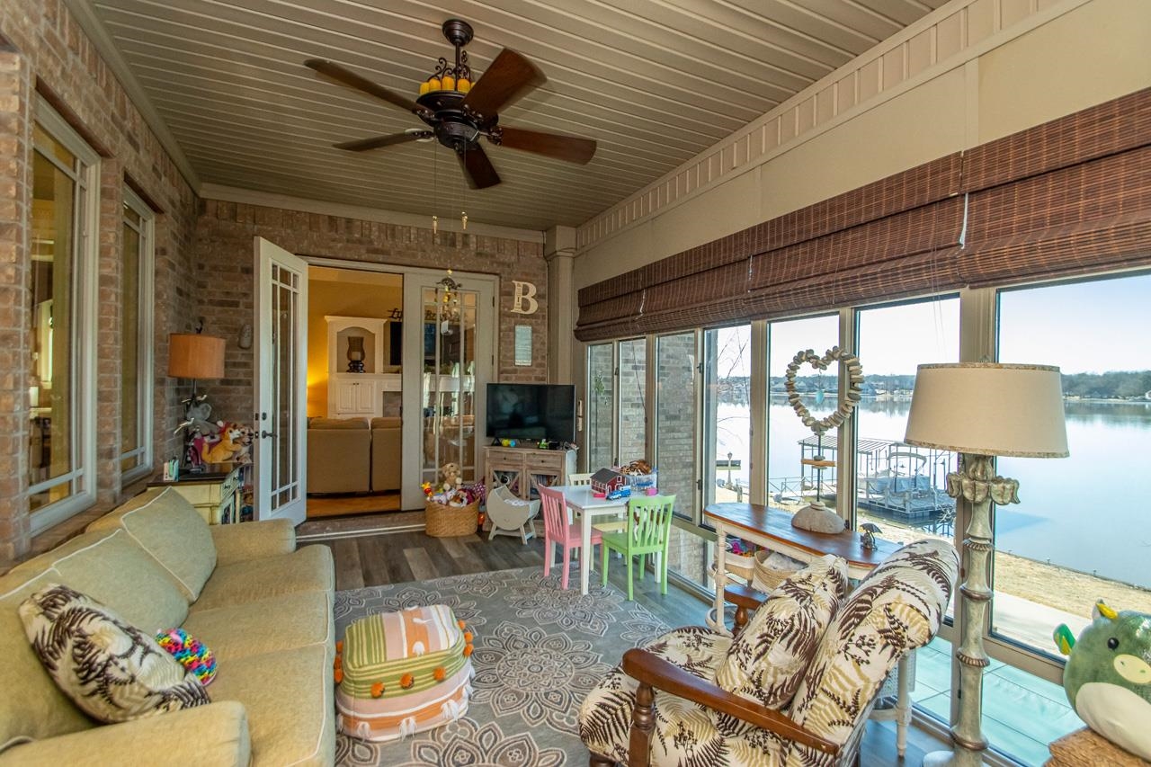 HURRICANE LAKE EST - Residential