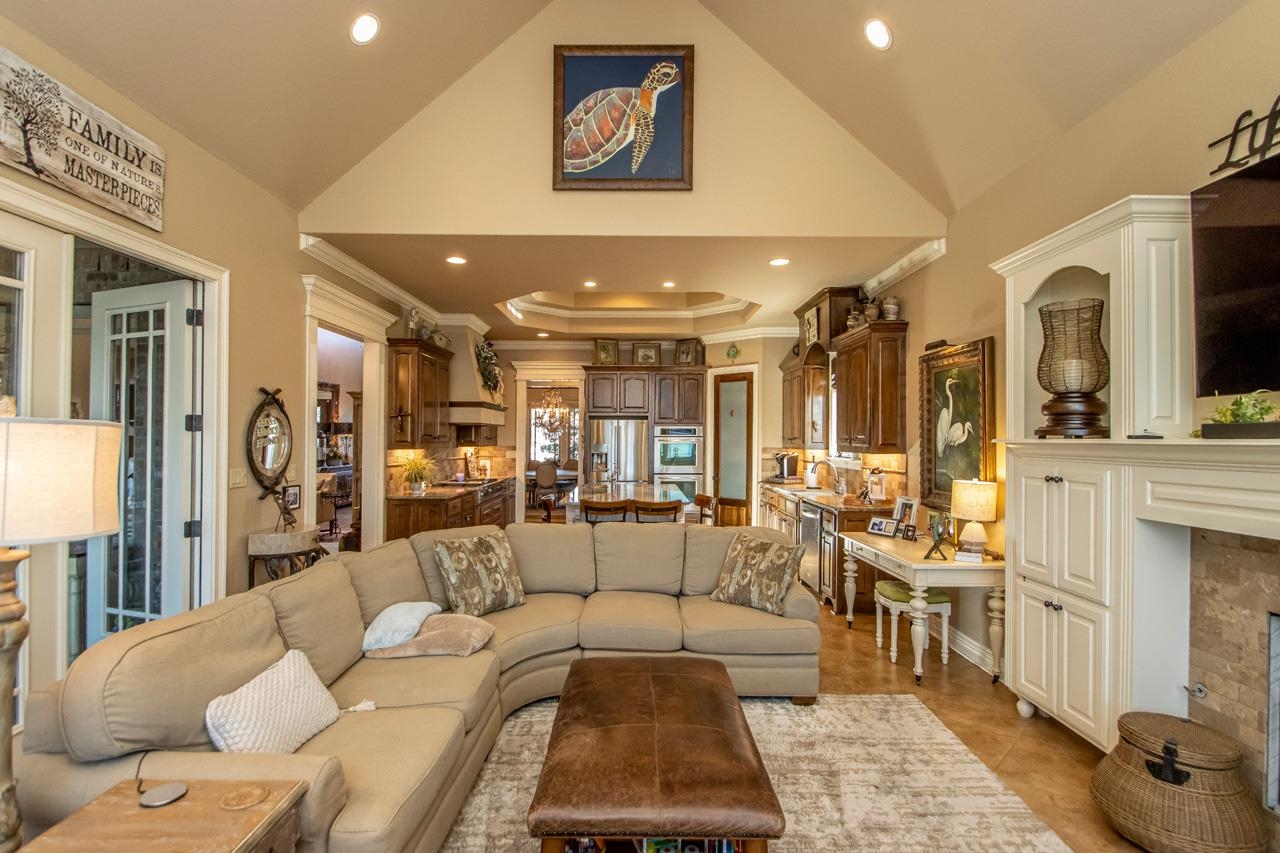 HURRICANE LAKE EST - Residential