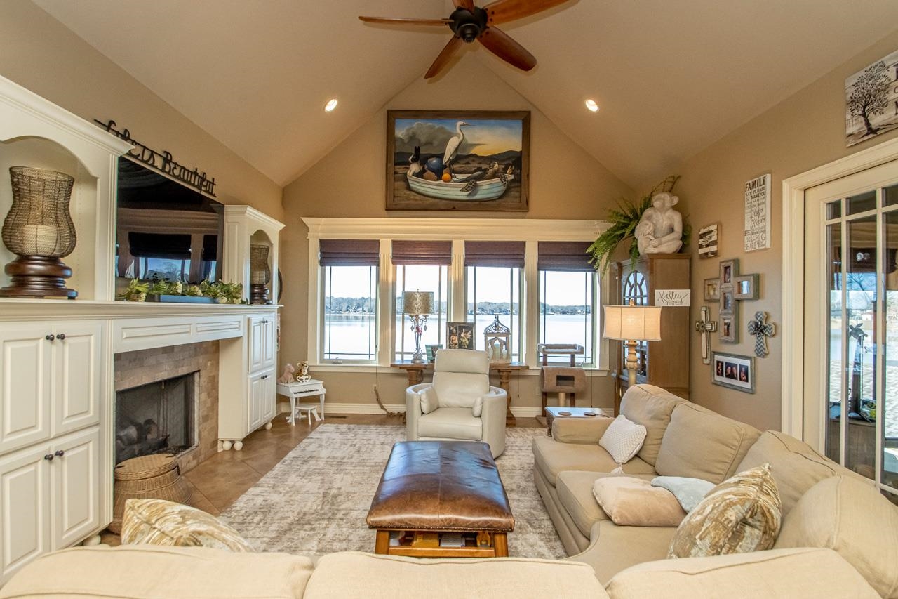 HURRICANE LAKE EST - Residential