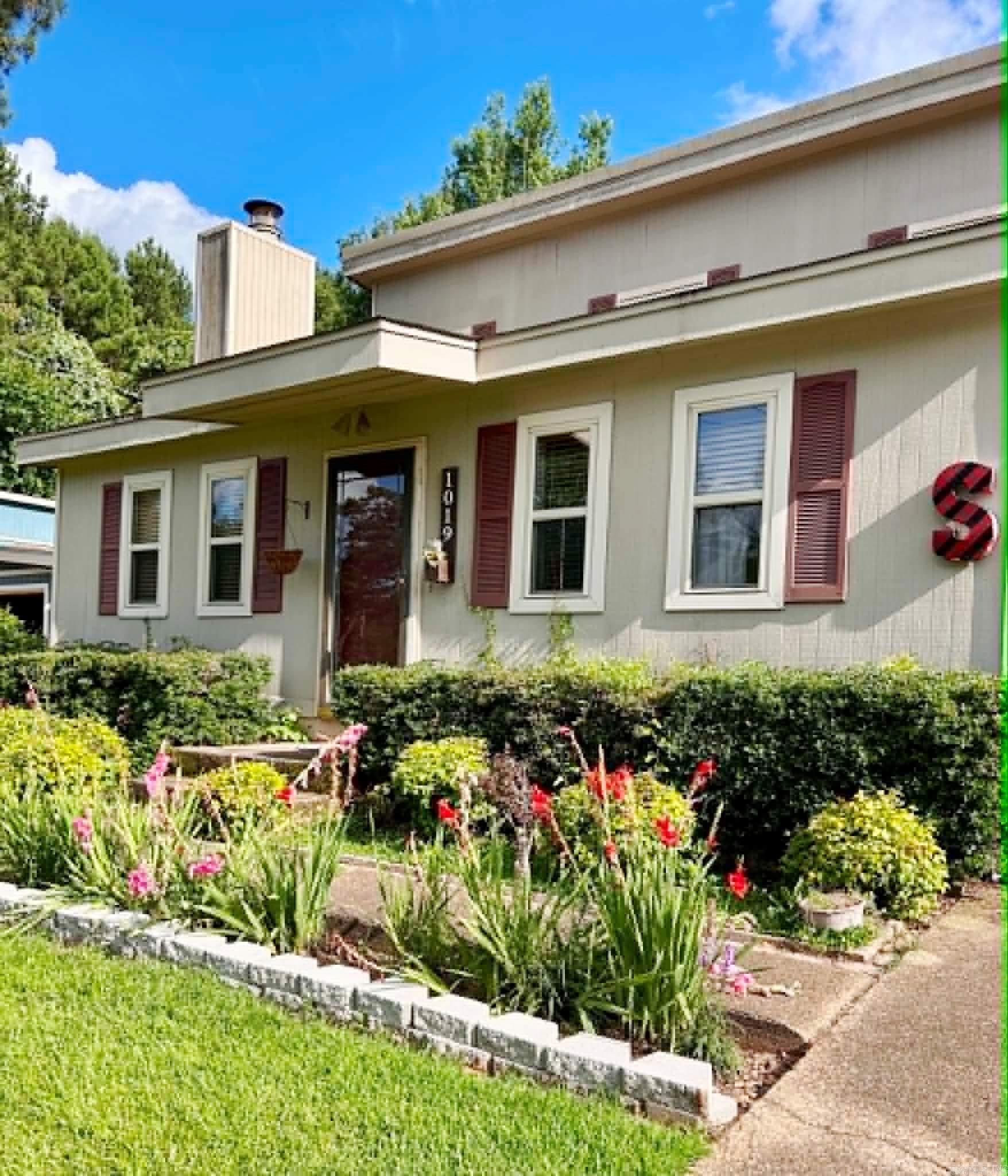 BETTS, GEORGE SD - Residential