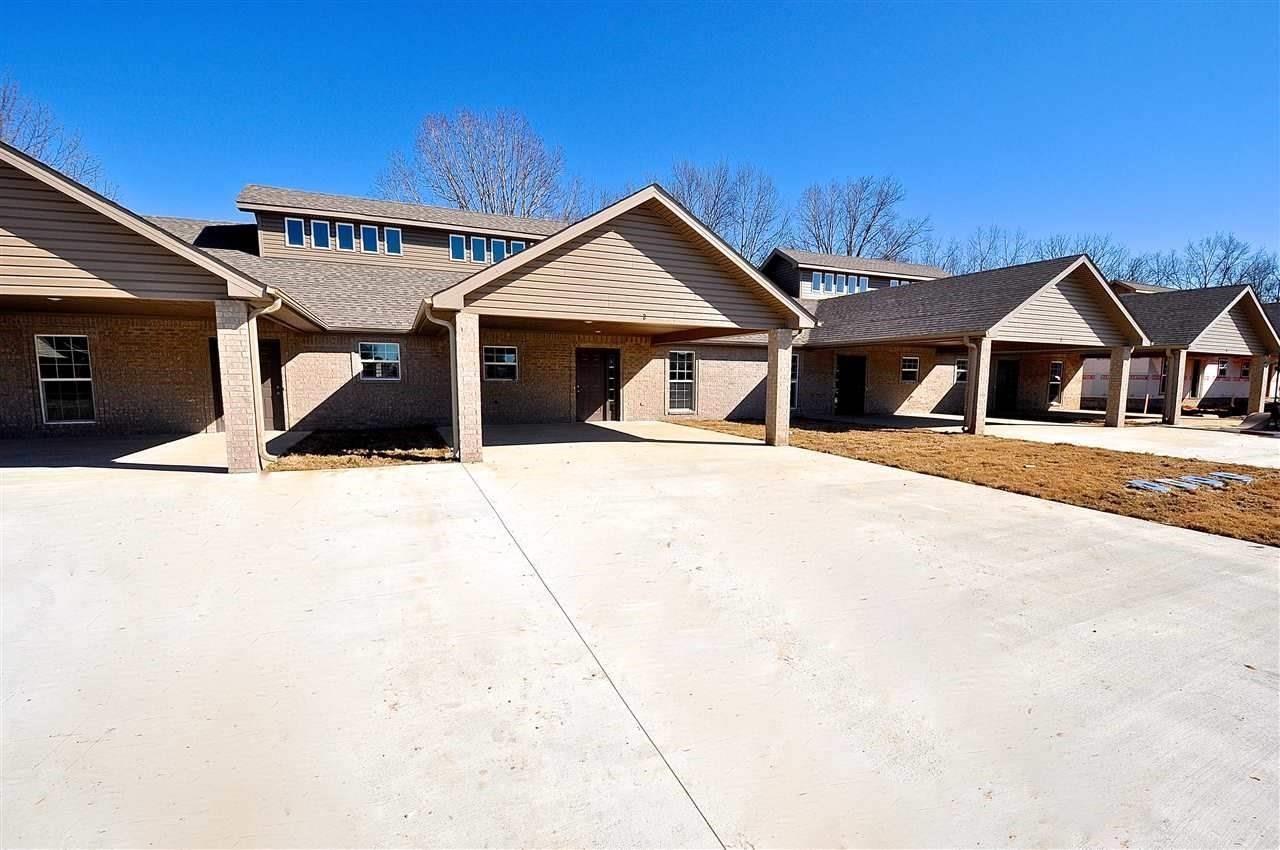 This brand new condo features top on the line amenities, including Tall windows, granite countertops, large kitchen island, stainless appliances, tall vaulted ceilings, luxury ceramic tile flooring all throughout, and much more. All outside maintenance covered by monthly POA. Conveniently located and affordably priced, Come see Jonesboro's premiere new condos. Owner financing & Special bank finance options with below market interest rates are both options.  This sale includes:  3100 Unit 1, Unit 4, 4714 Antosh Circle Units 1,2,3,4, and 4804 Antosh Circle Units 1 & 2.