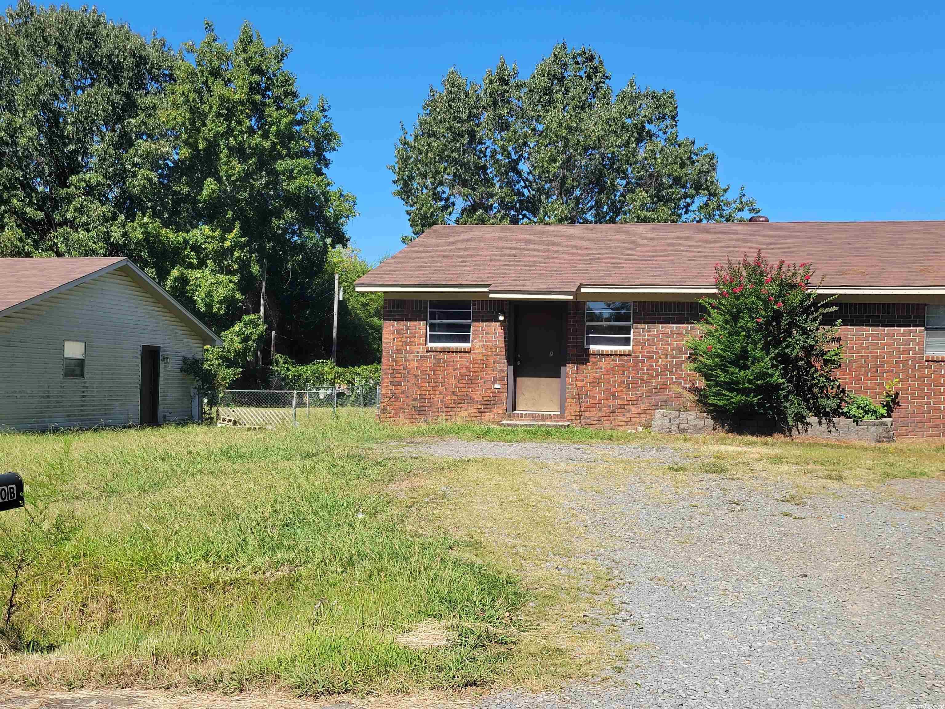 Available for rent: 2 bedroom 1 bath unit in duplex. Lease terms $650 security deposit, $50 application fee. FOR VIEWING: Please visit https://u16443.rently.com to register and schedule. Contact Century 21 Prestige Realty and apply online at c21prjxrentals.com. Office hours: Monday through Friday 8:30am-5:00pm