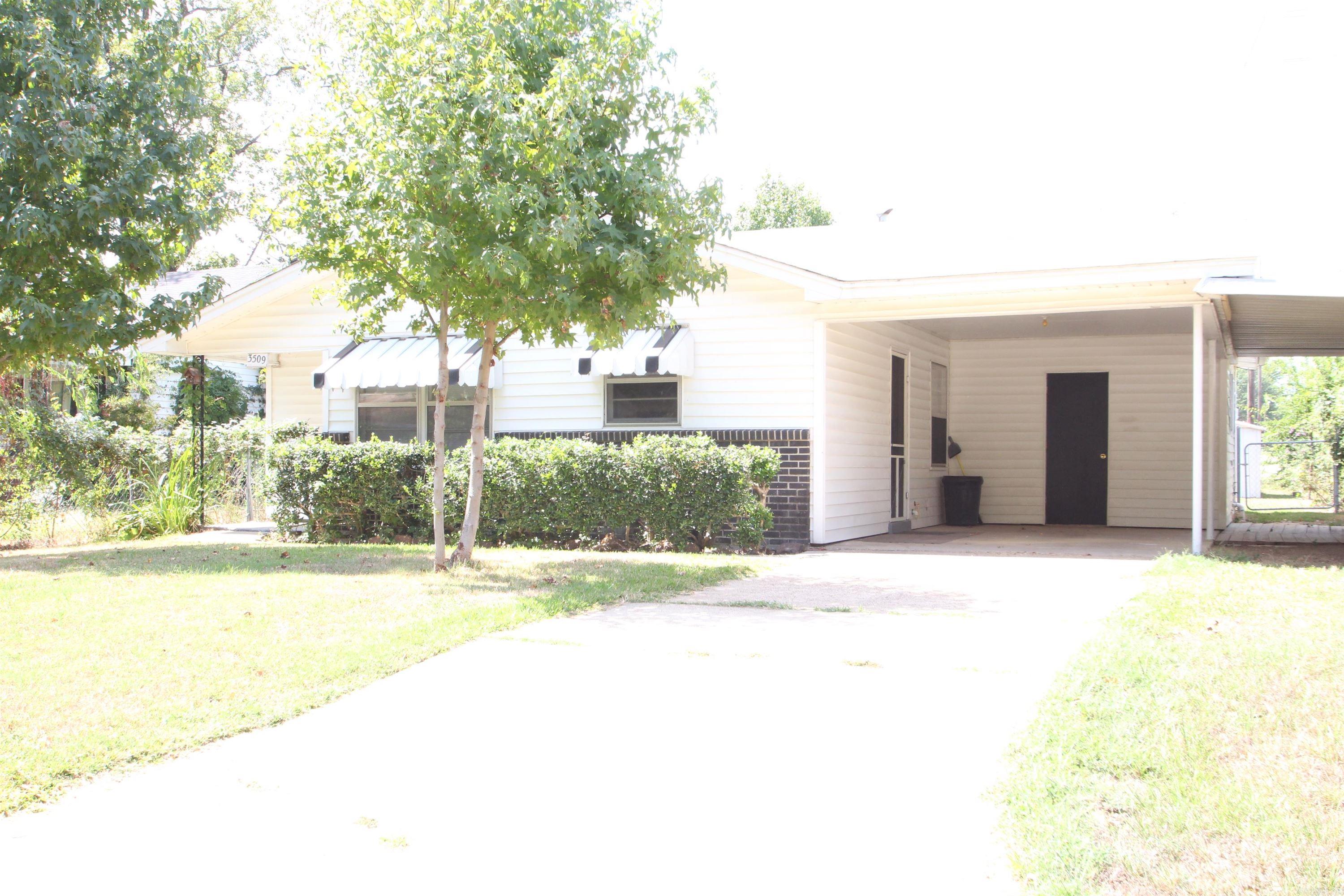 NICE UPDATED THREE BEDROOM, TWO BATHROOM HOME. NICE FENCED YARD. CLOSE TO EVERYTHING!
