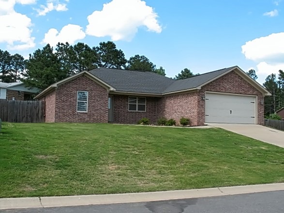 Very nice home in a great neighborhood 2 car garage, fenced yard.