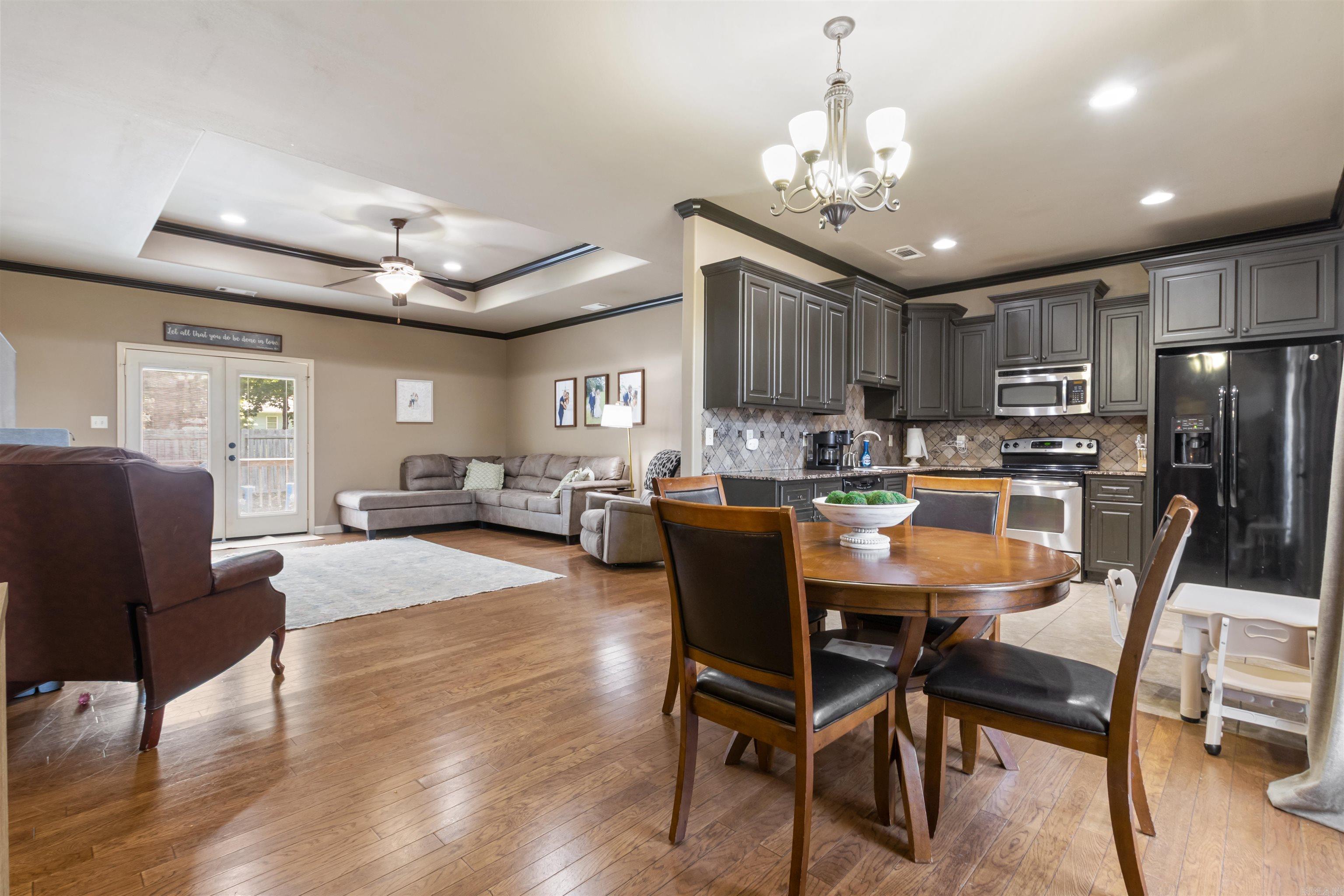 HIDDEN LAKE ESTATES - Residential