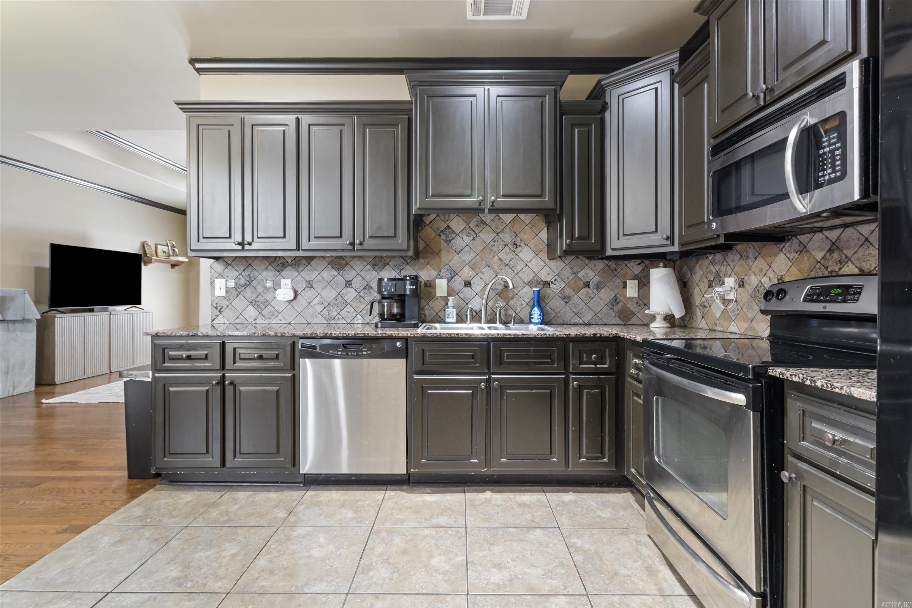 HIDDEN LAKE ESTATES - Residential