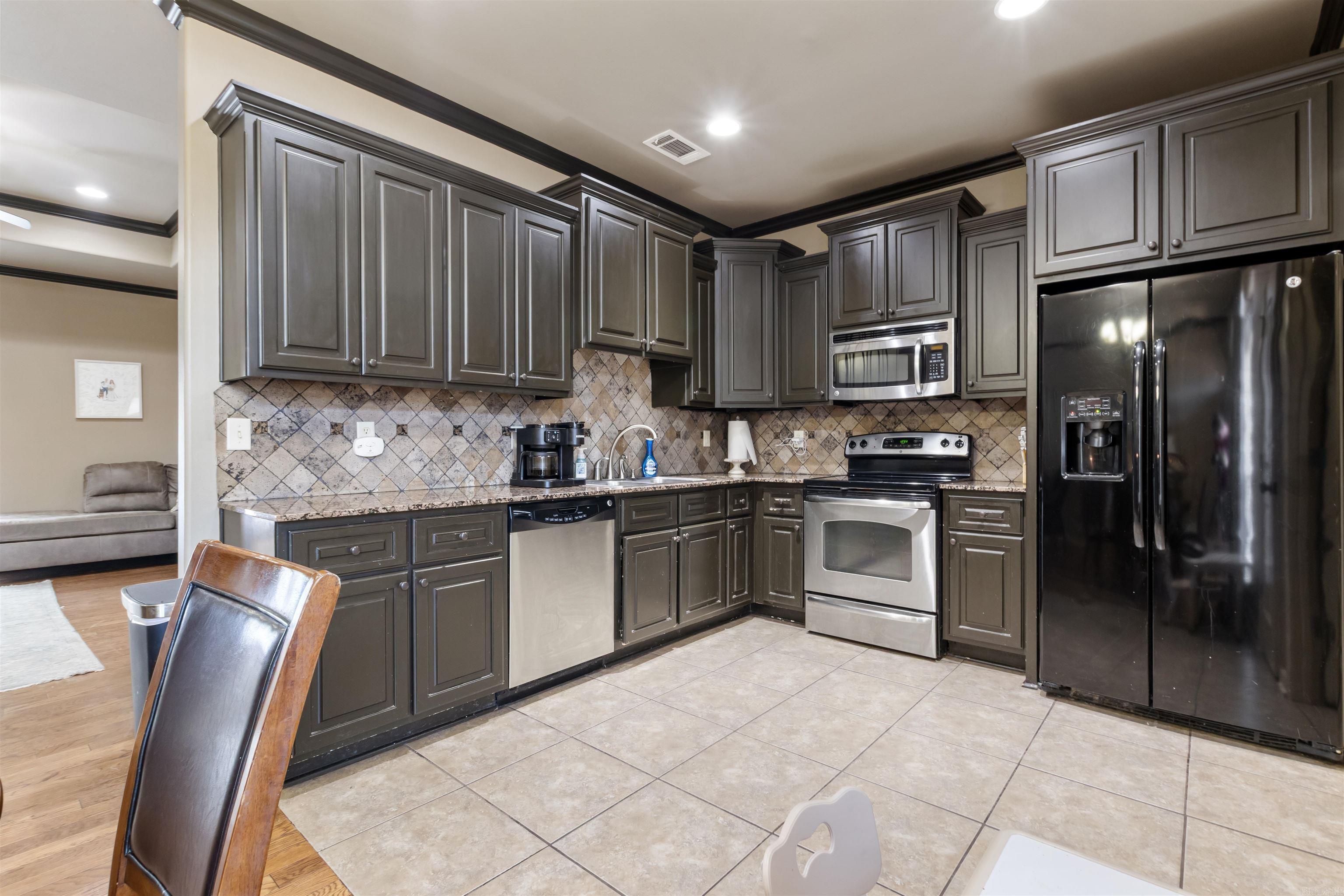 HIDDEN LAKE ESTATES - Residential