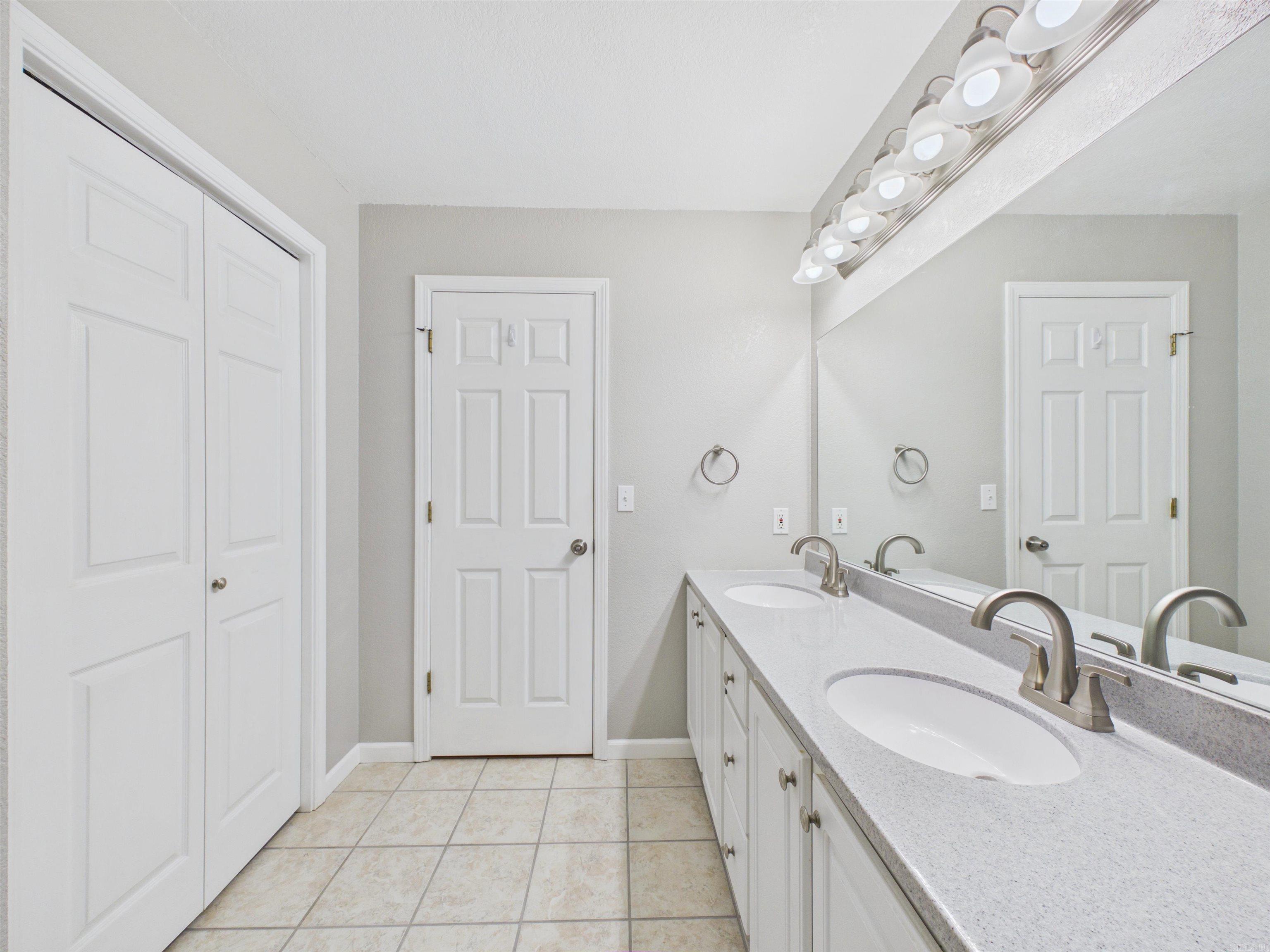 DOUBLE OAK ESTATES - Residential