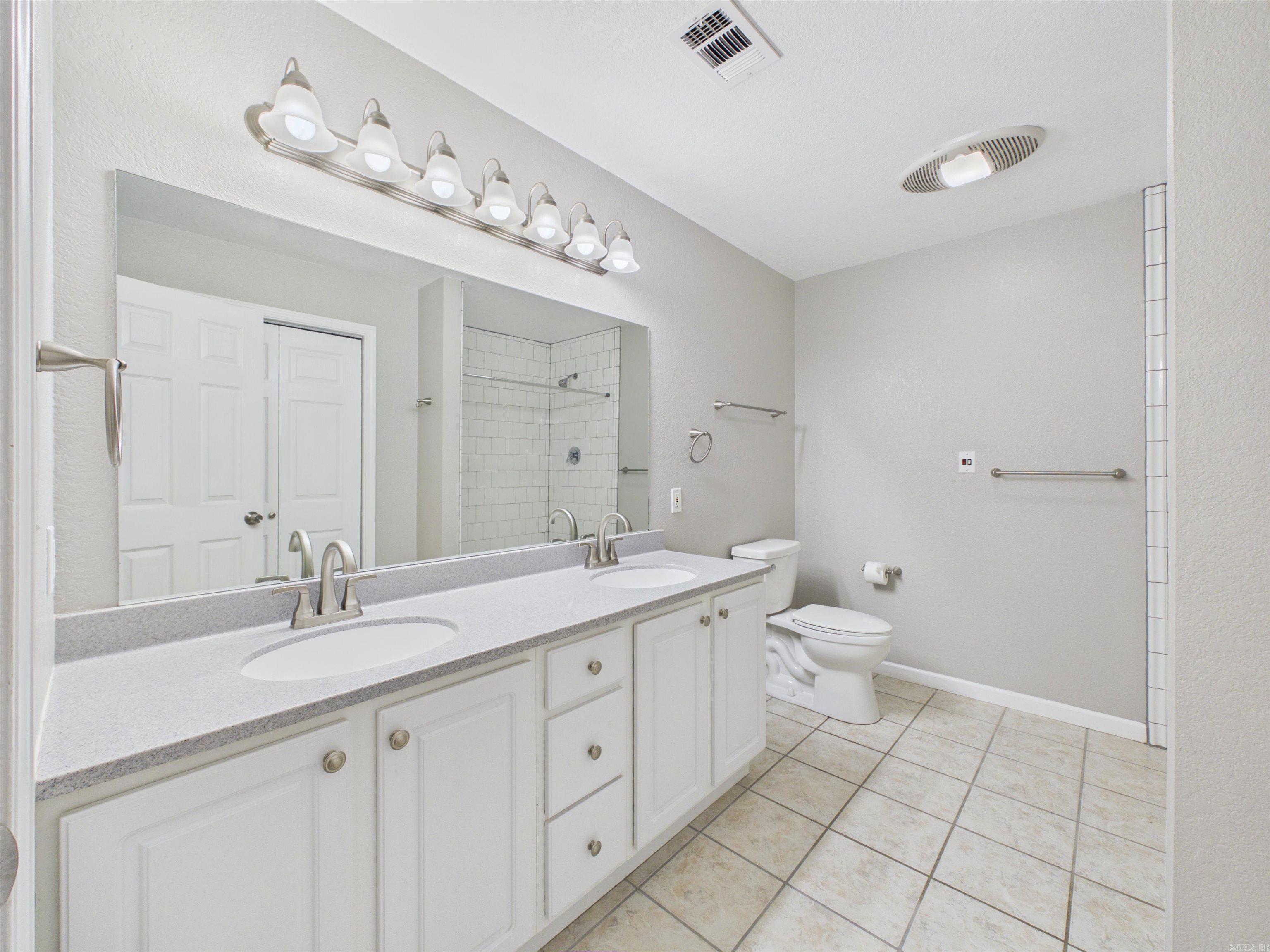 DOUBLE OAK ESTATES - Residential