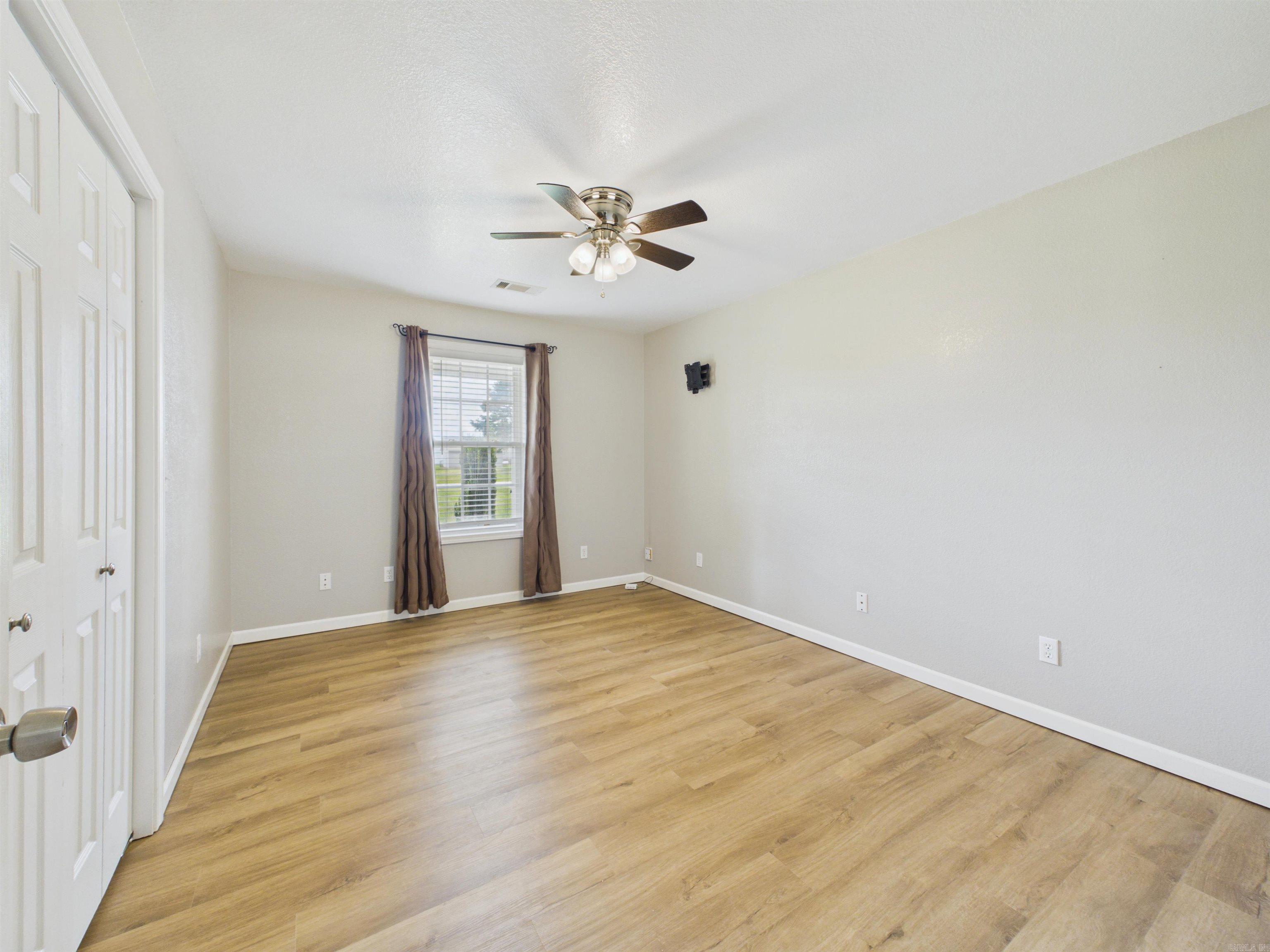 DOUBLE OAK ESTATES - Residential