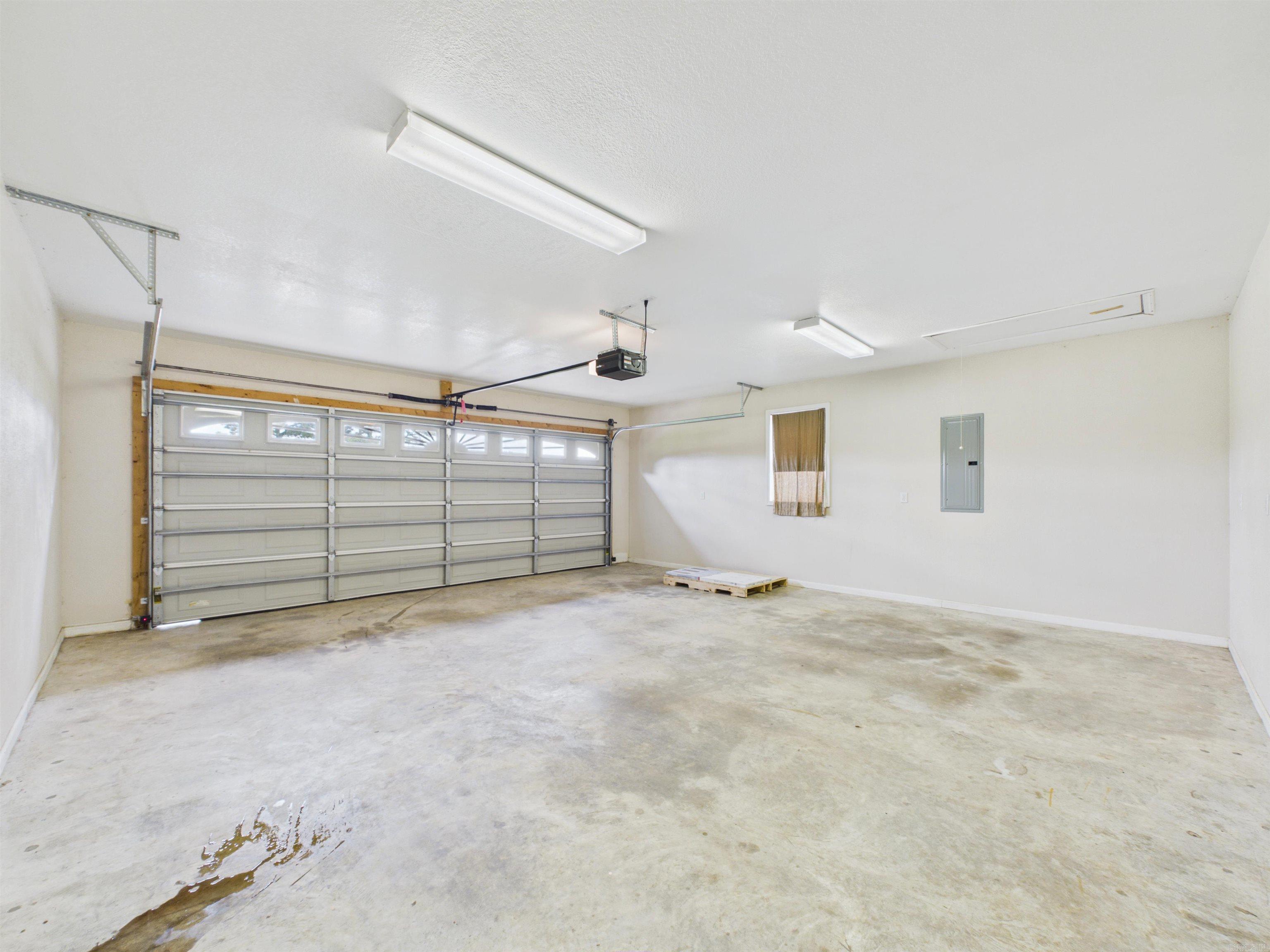 DOUBLE OAK ESTATES - Residential