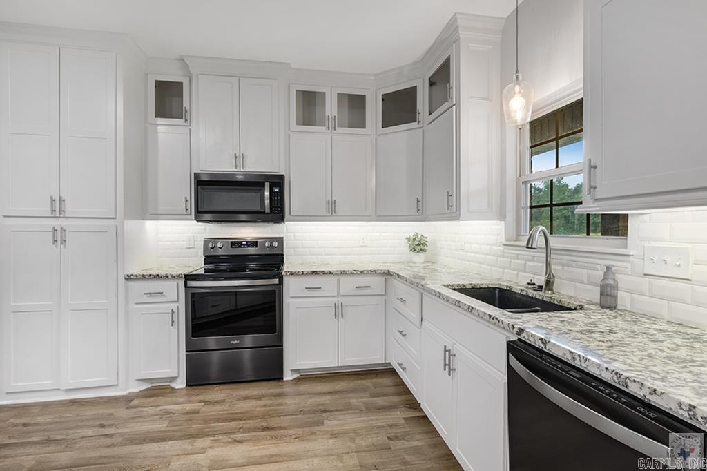 CREEKWOOD - Residential