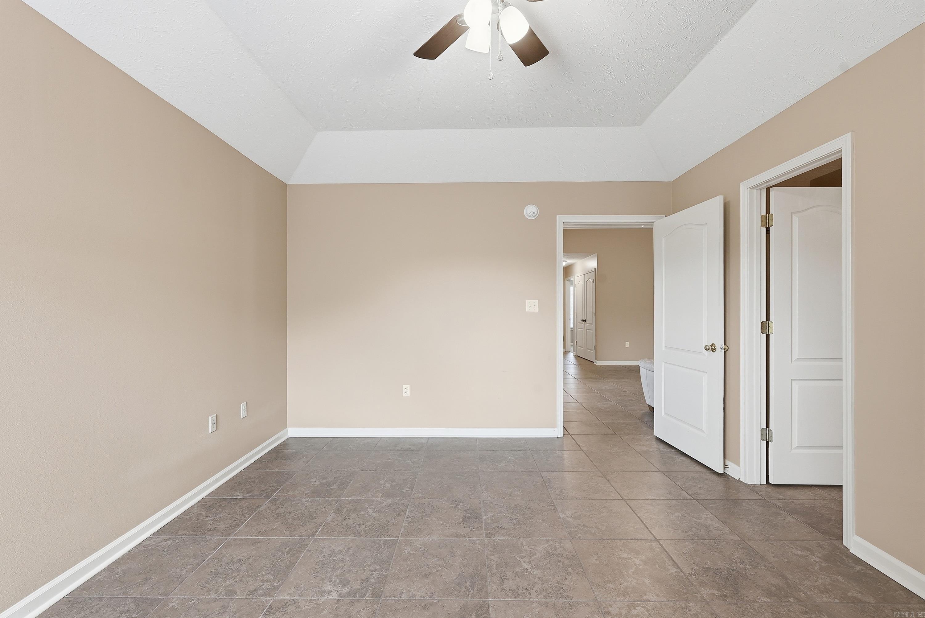 SMITHFIELD - Residential