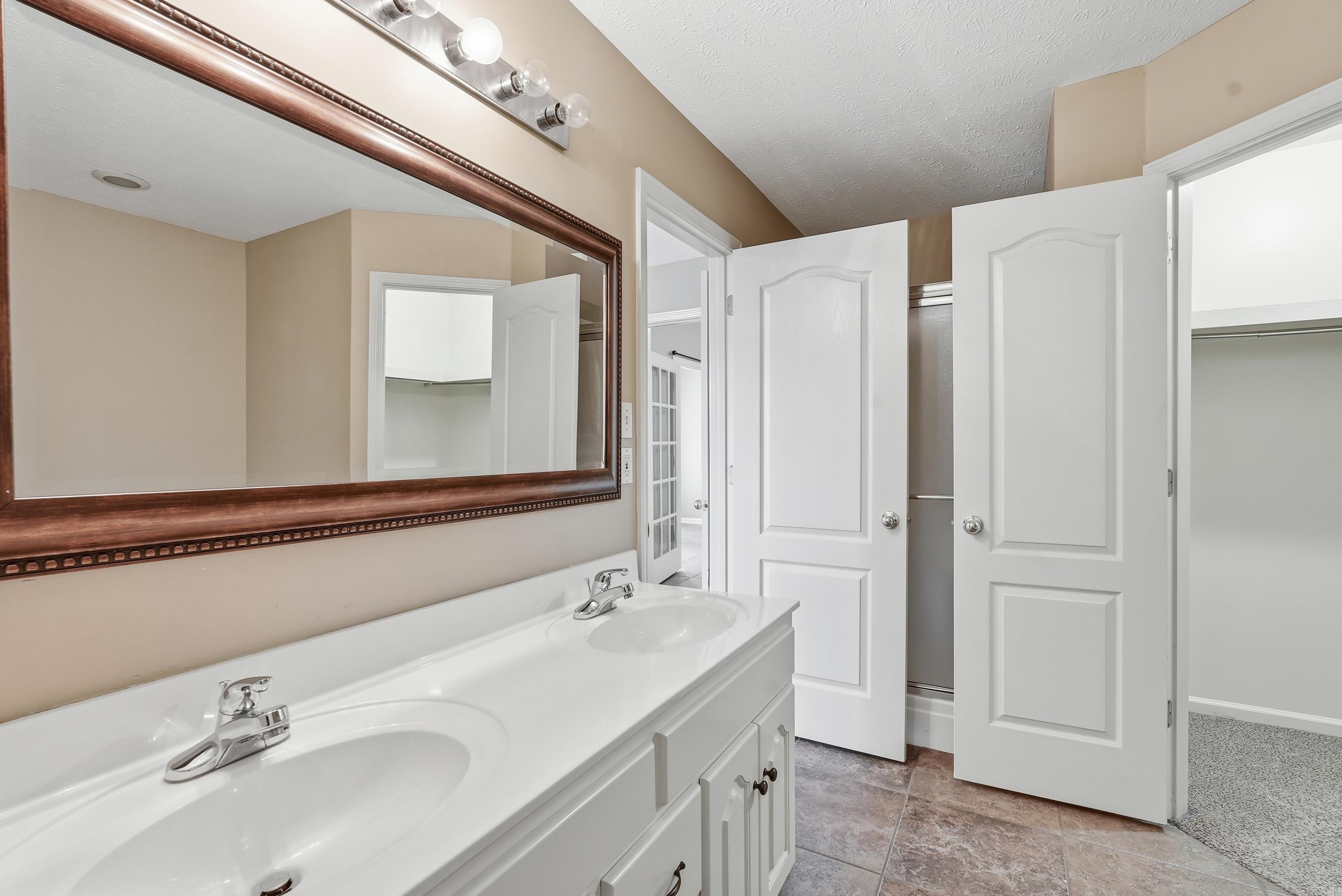 SMITHFIELD - Residential