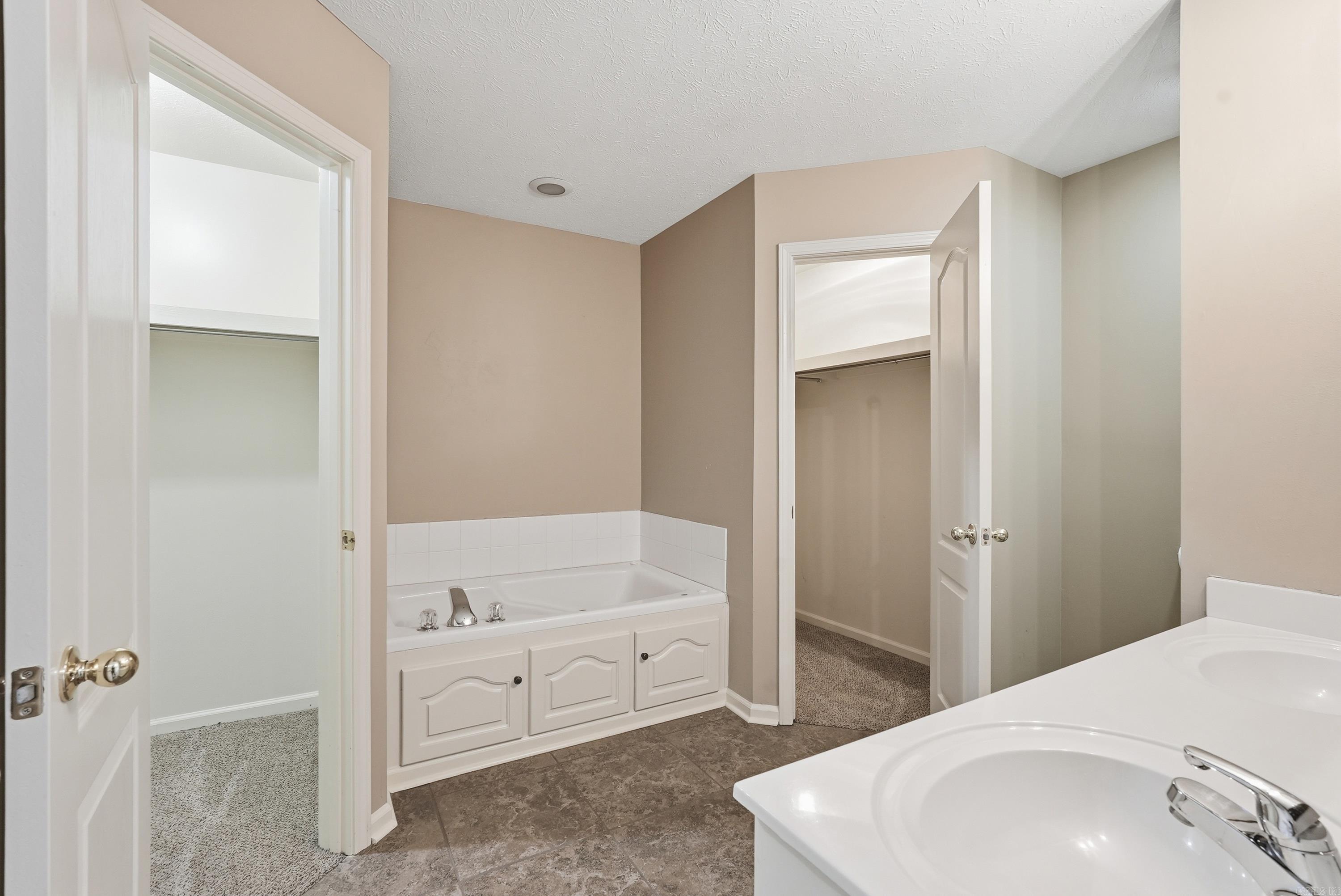 SMITHFIELD - Residential
