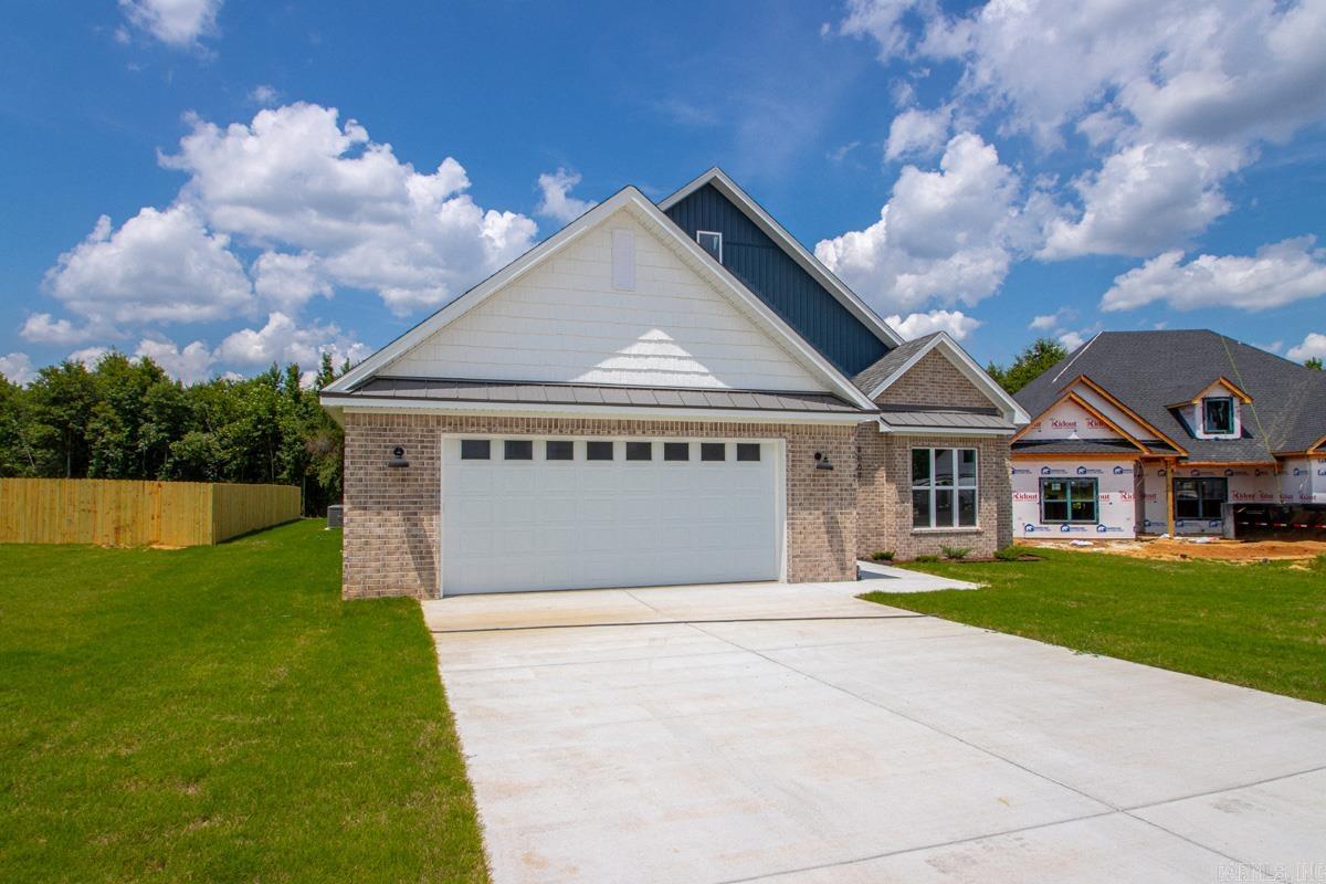 CREEKSIDE - Residential