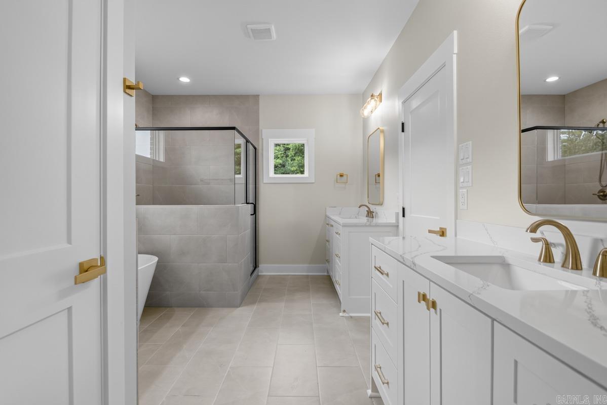 CREEKSIDE - Residential