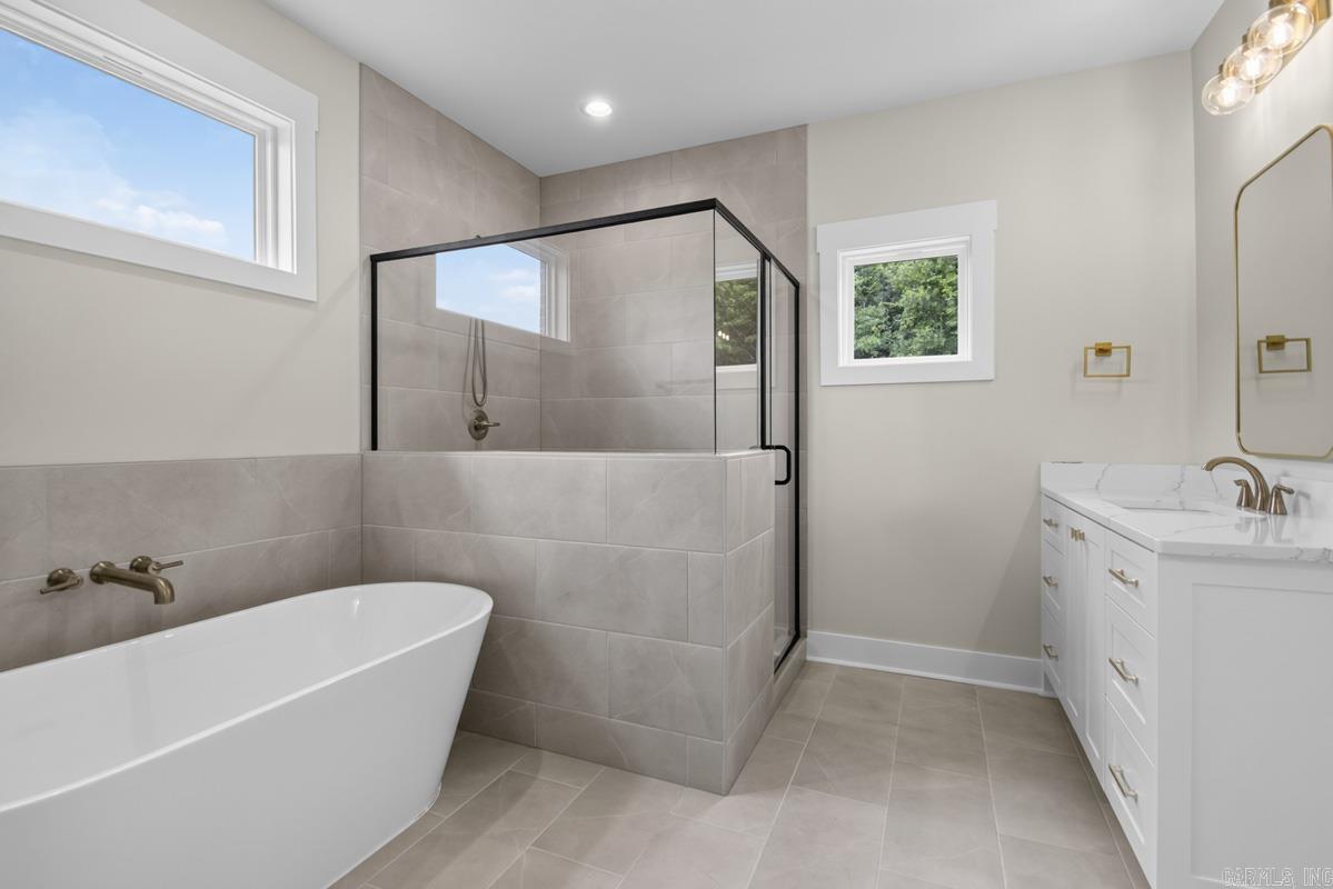 CREEKSIDE - Residential