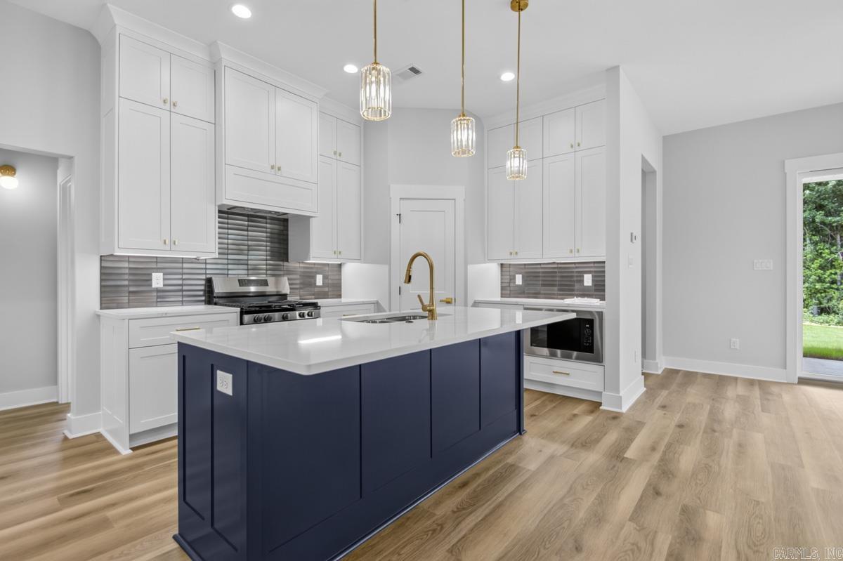 CREEKSIDE - Residential