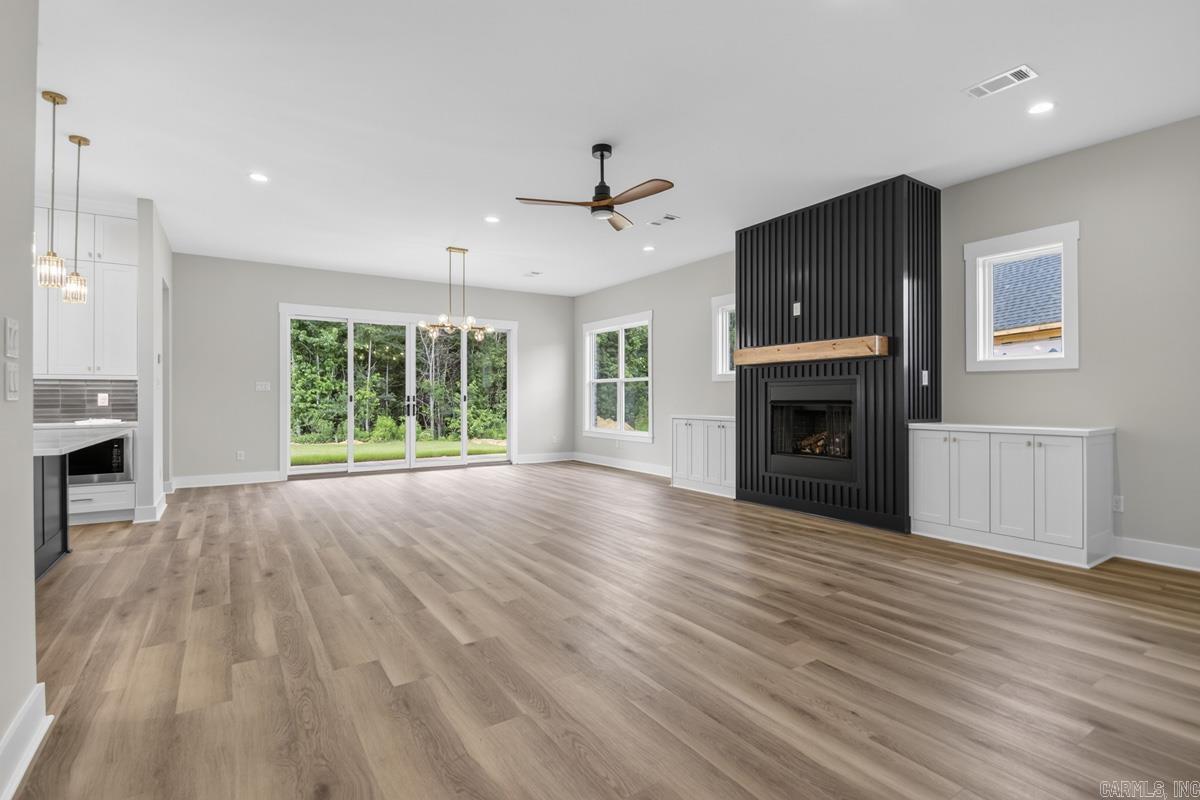 CREEKSIDE - Residential