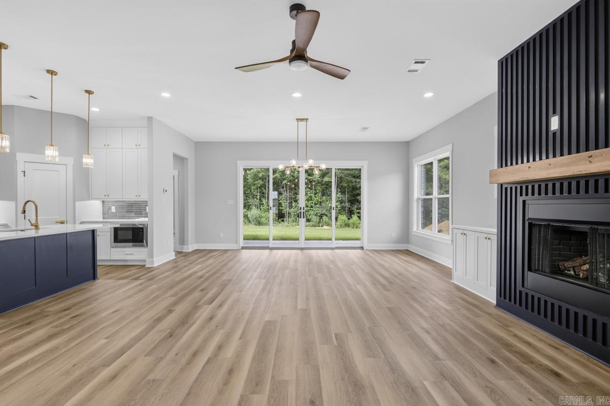 CREEKSIDE - Residential