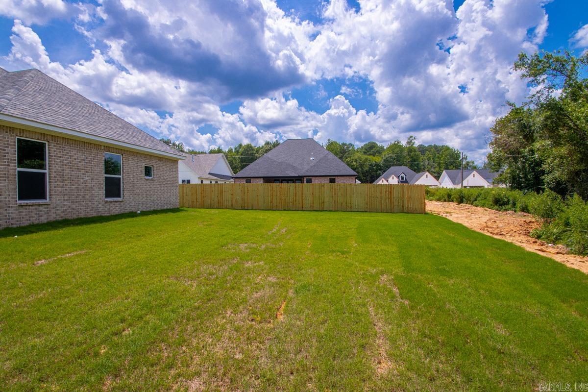 CREEKSIDE - Residential