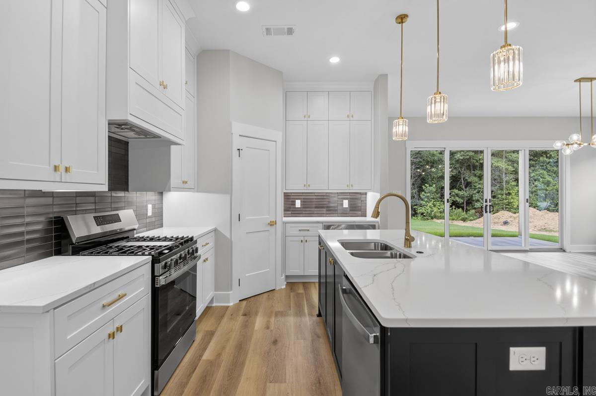CREEKSIDE - Residential