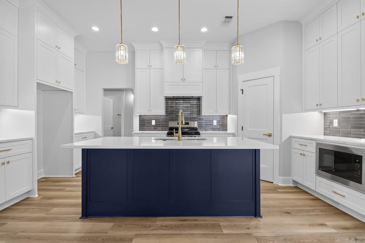 CREEKSIDE - Residential