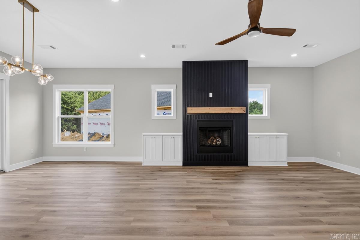 CREEKSIDE - Residential