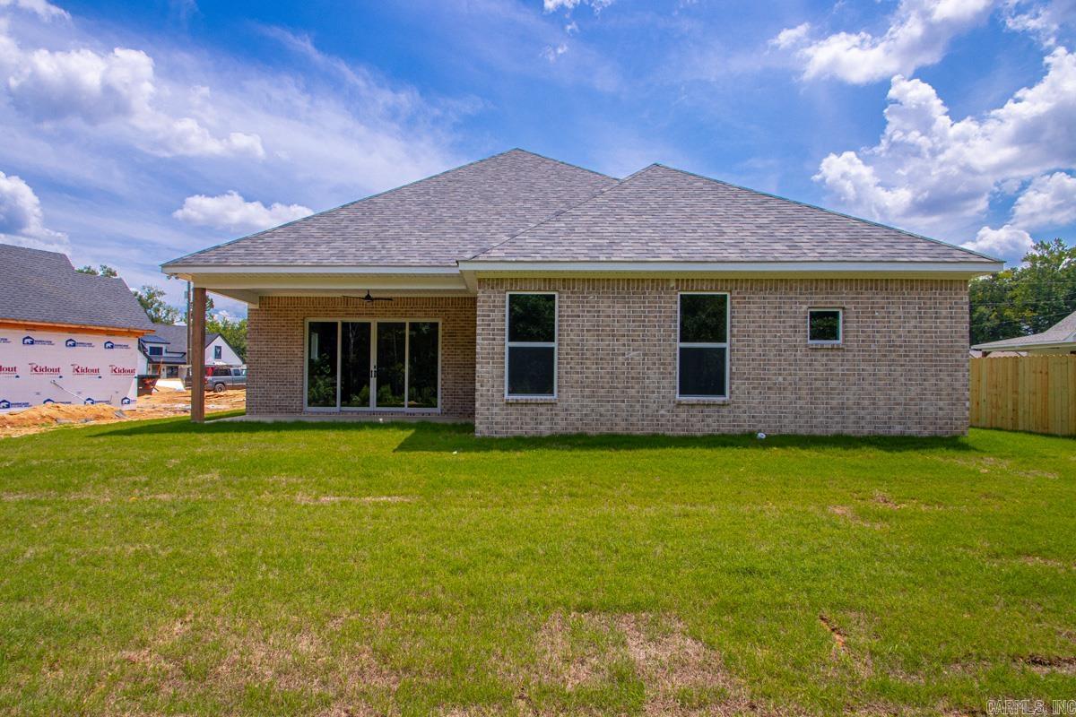CREEKSIDE - Residential