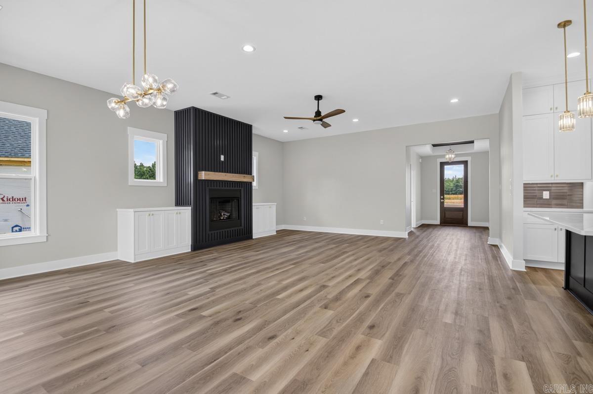 CREEKSIDE - Residential