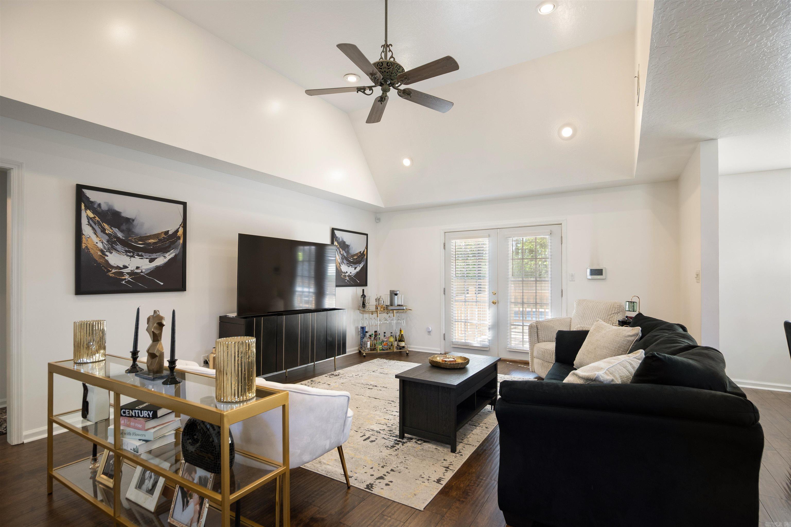 HUNTERS GLEN - Residential