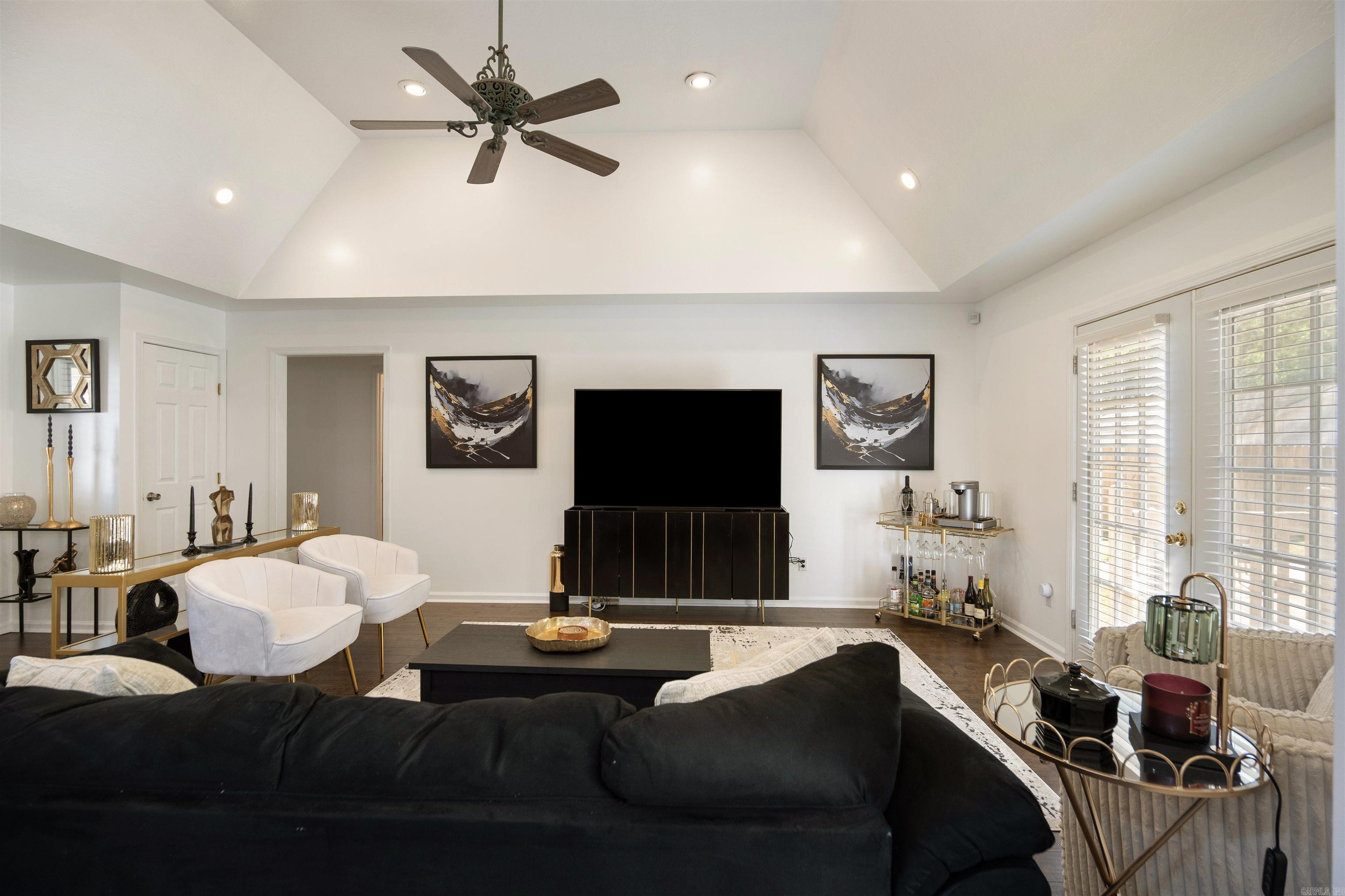 HUNTERS GLEN - Residential