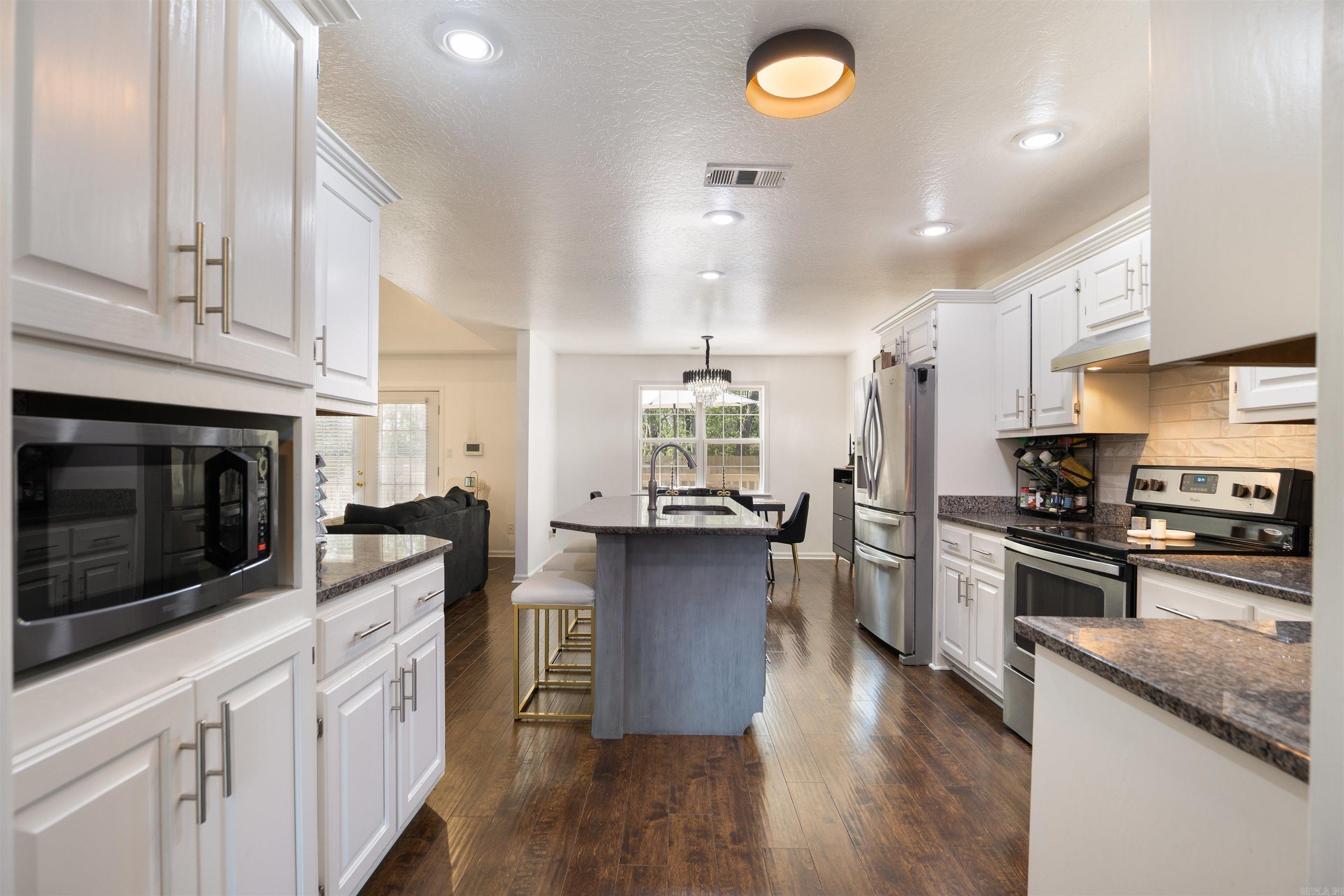 HUNTERS GLEN - Residential