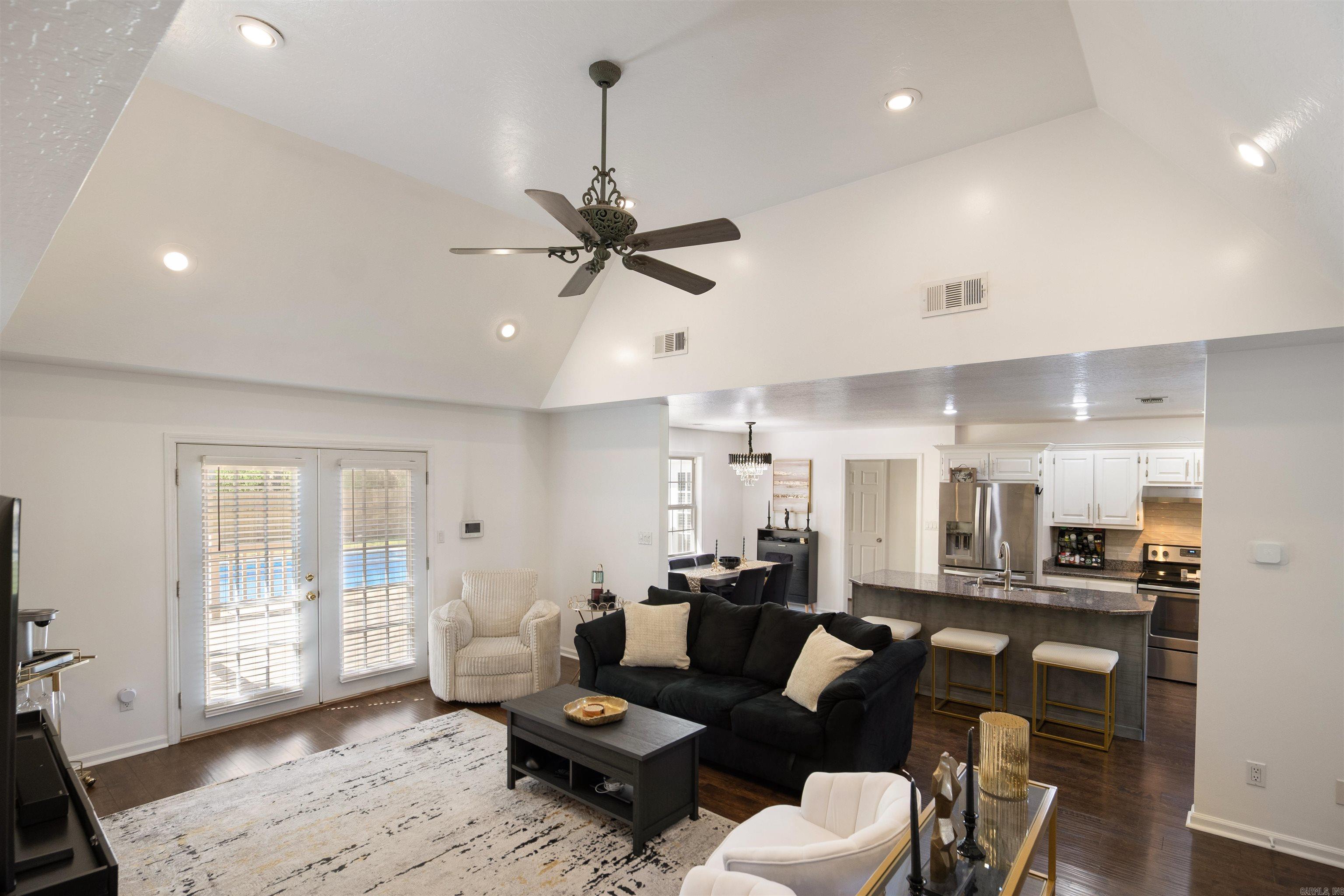 HUNTERS GLEN - Residential