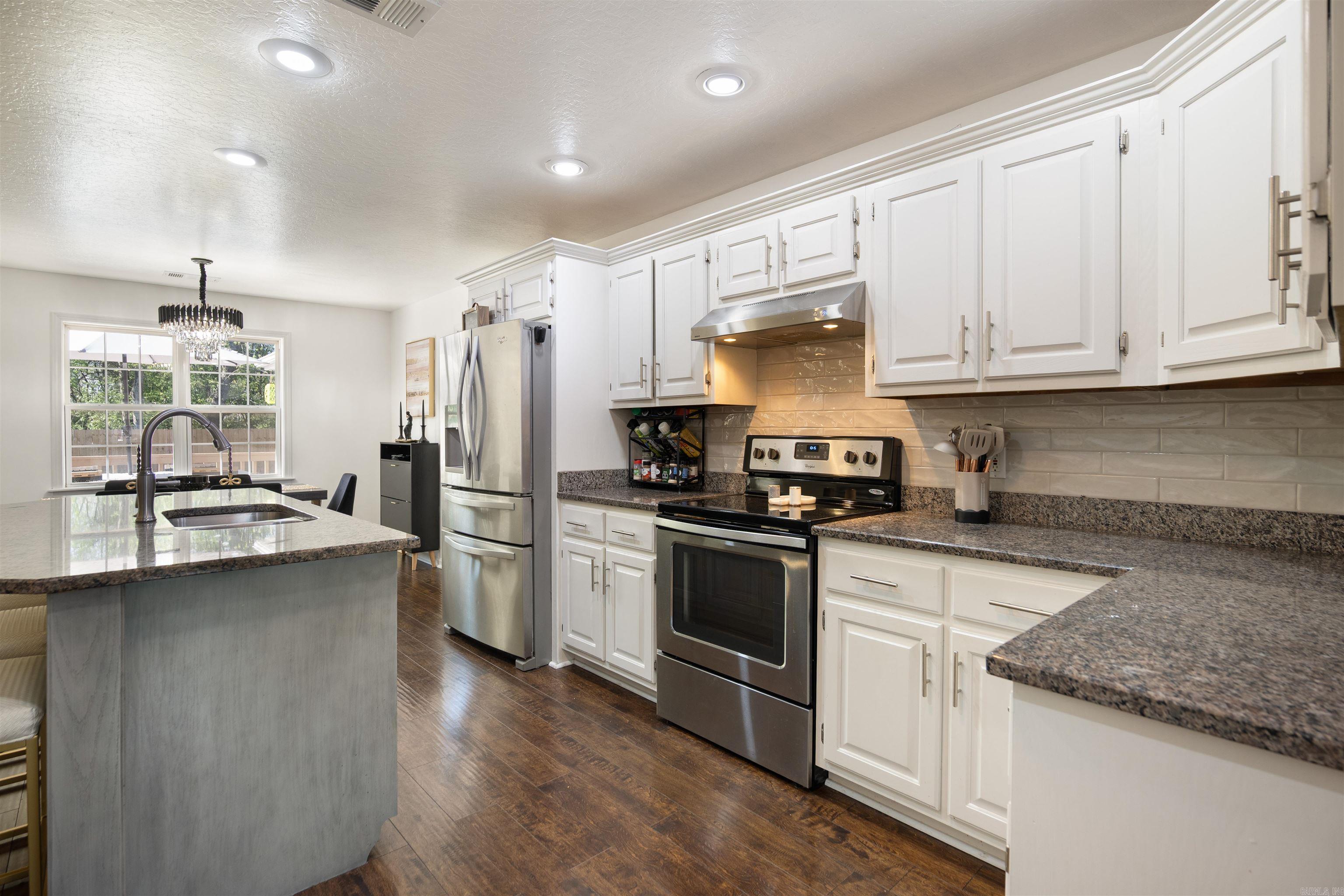 HUNTERS GLEN - Residential