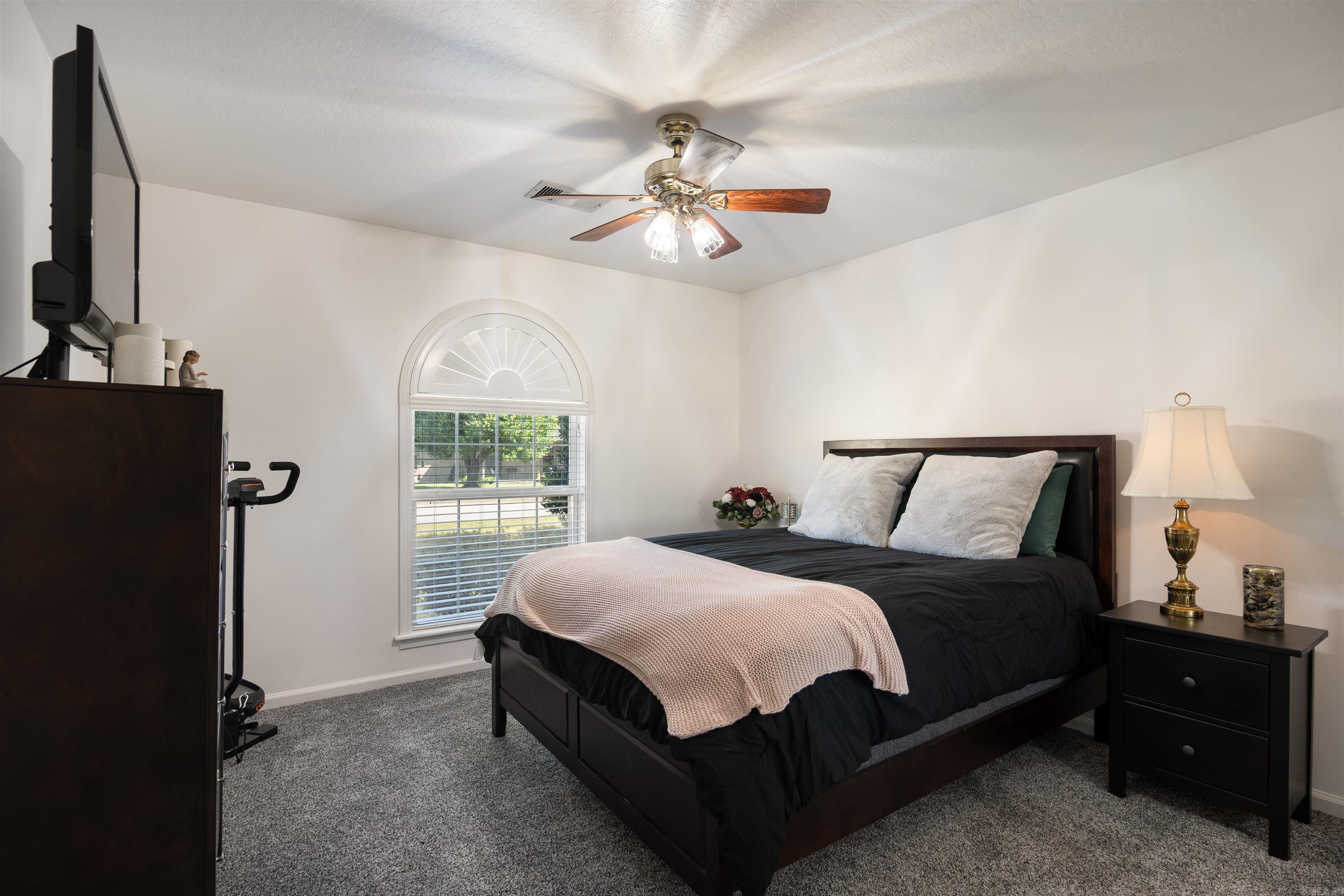 HUNTERS GLEN - Residential