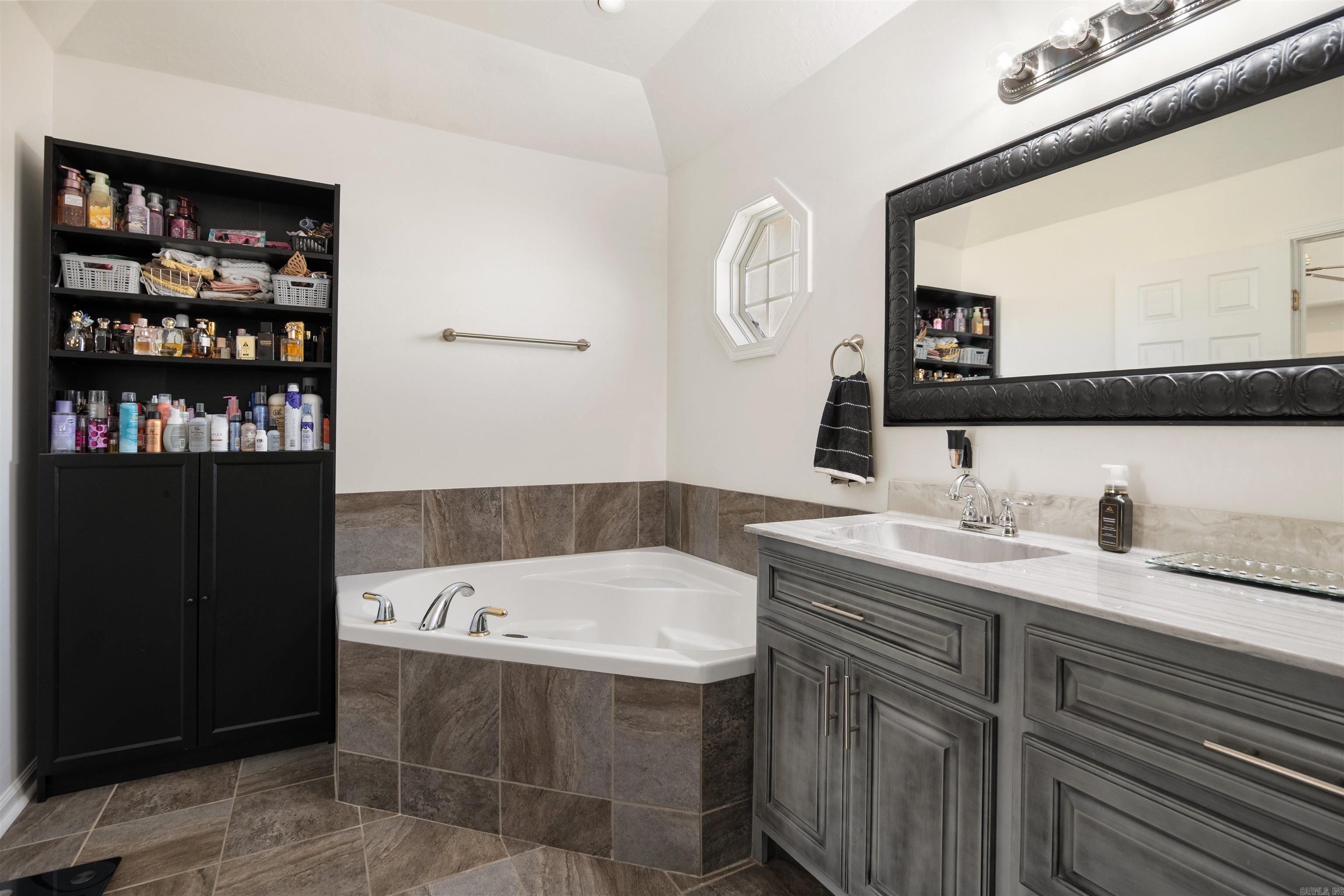 HUNTERS GLEN - Residential
