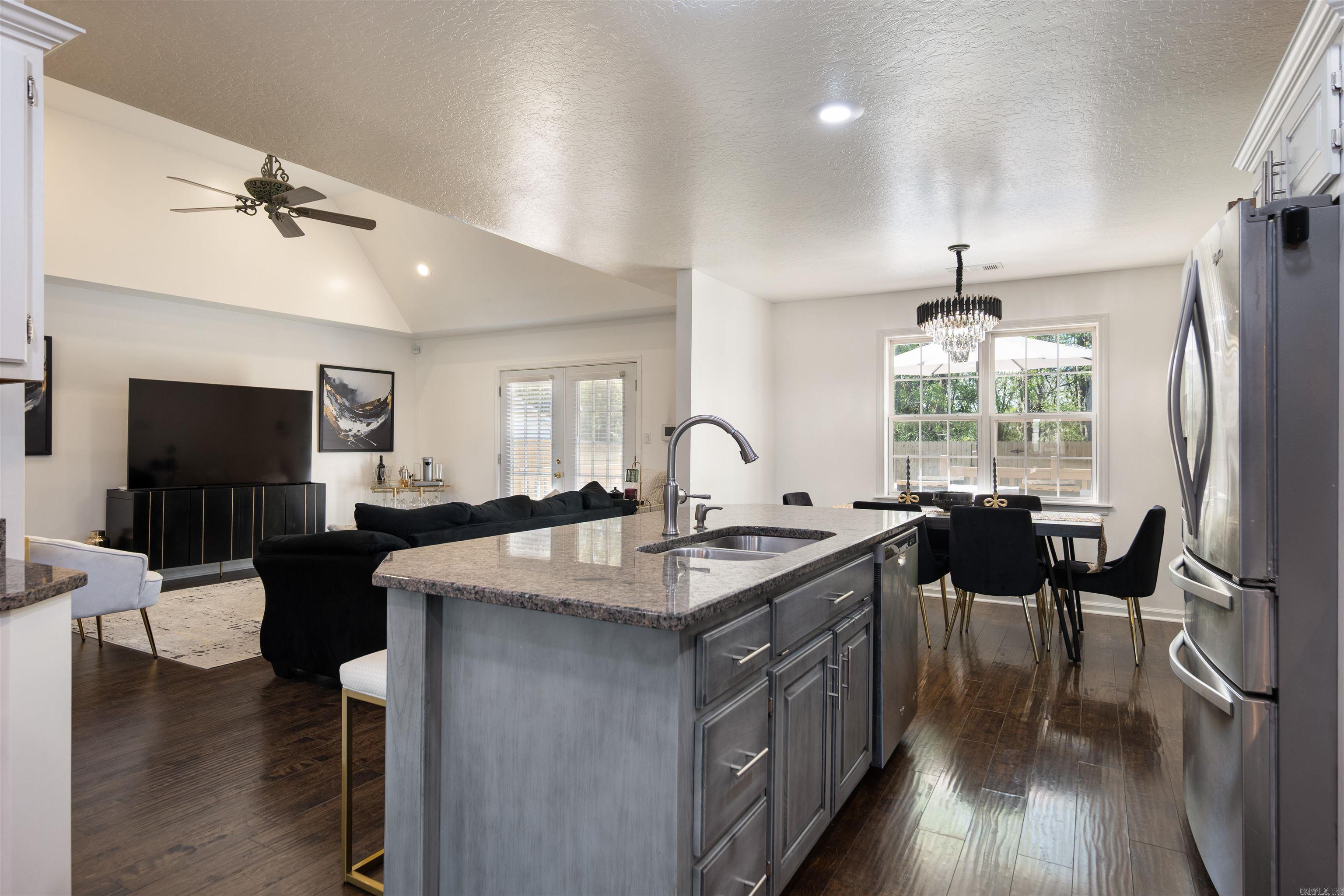 HUNTERS GLEN - Residential