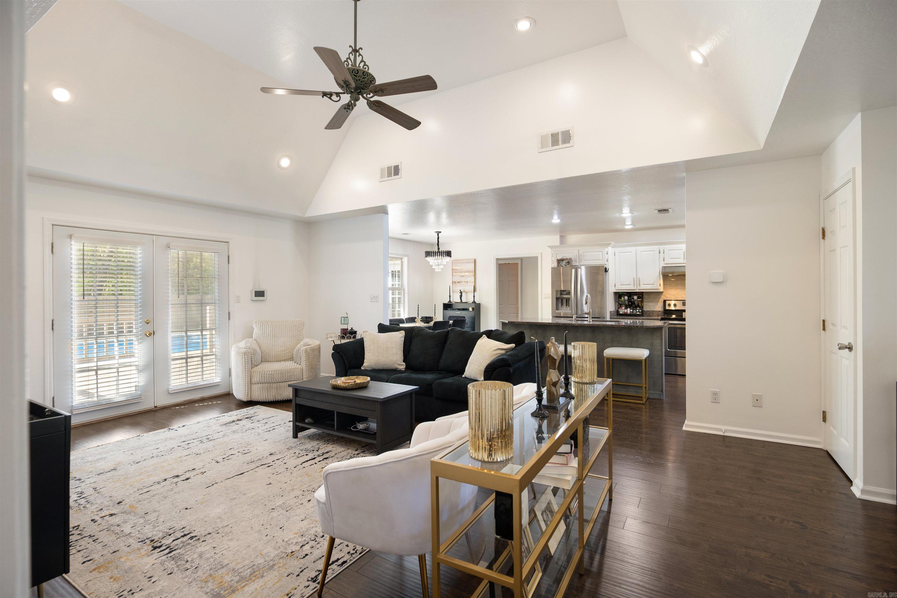 HUNTERS GLEN - Residential