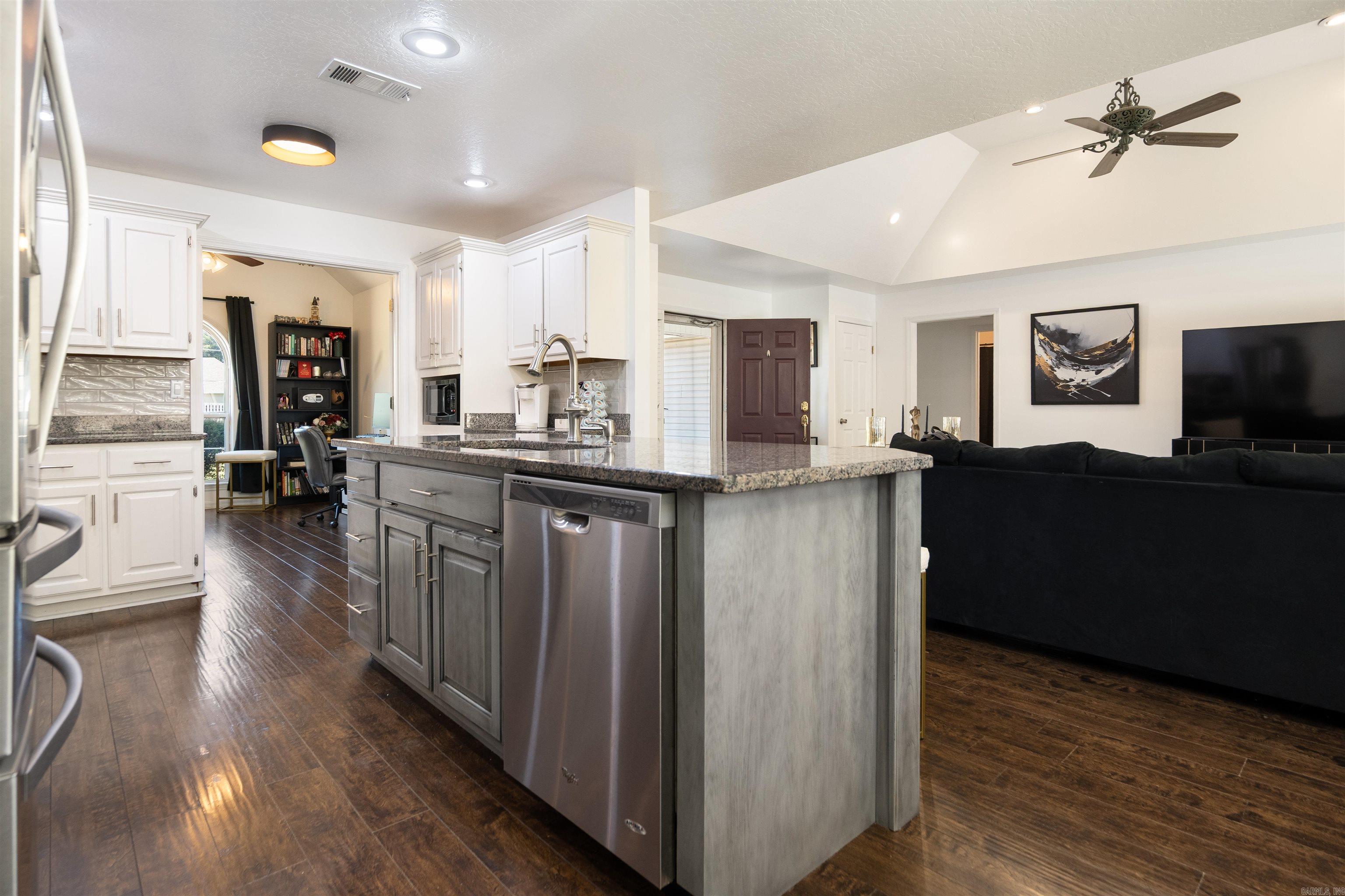 HUNTERS GLEN - Residential
