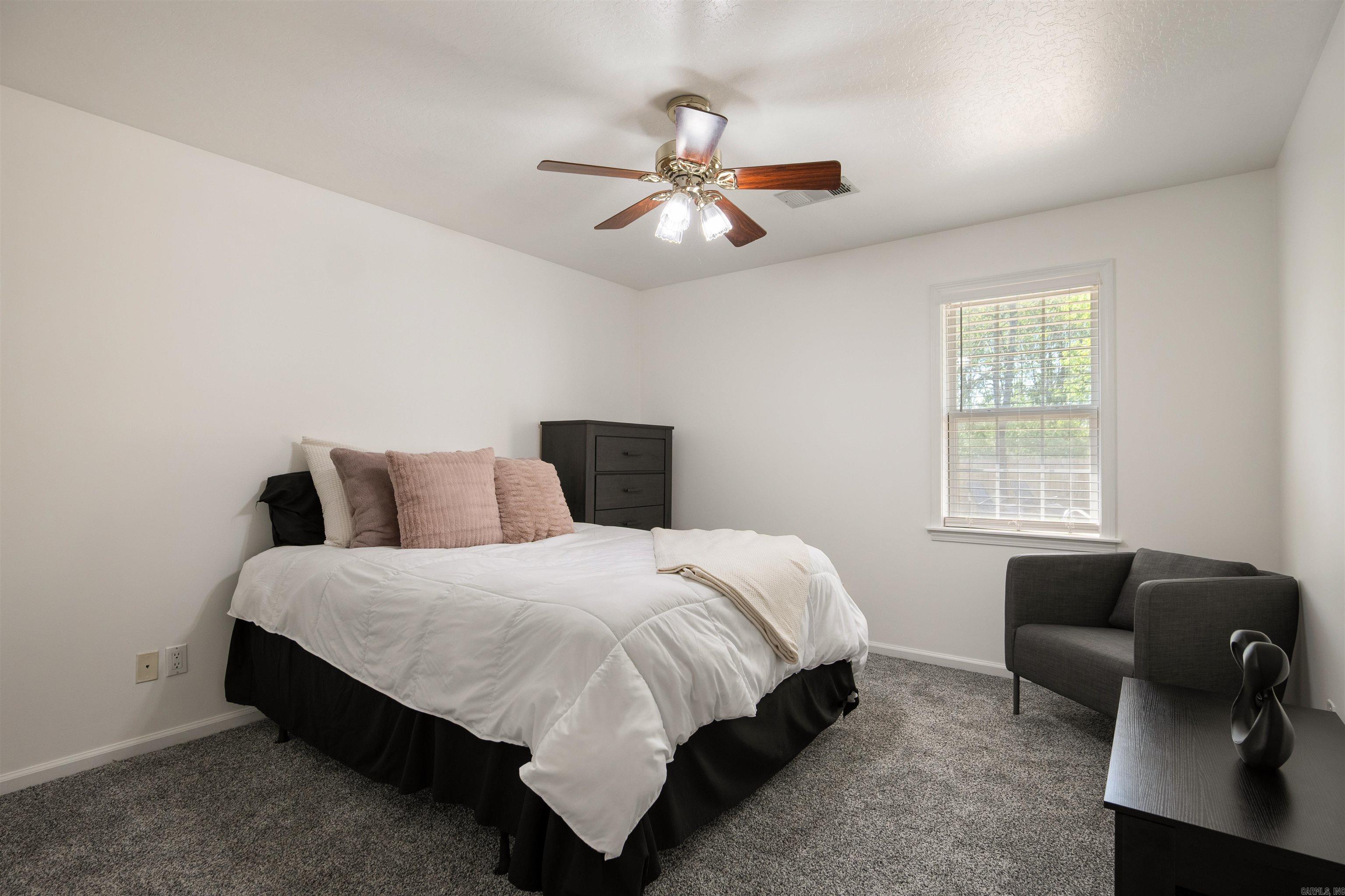 HUNTERS GLEN - Residential