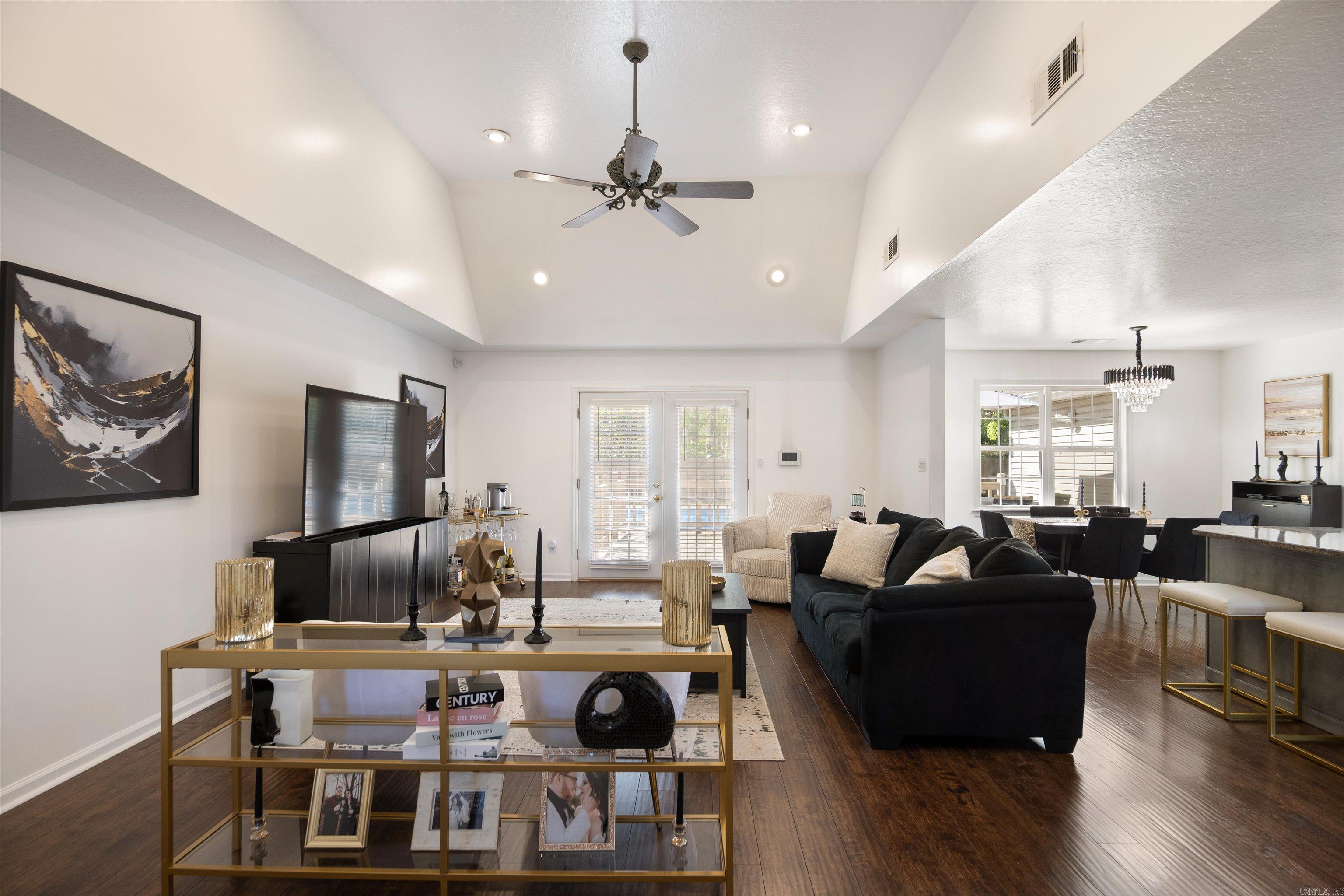 HUNTERS GLEN - Residential